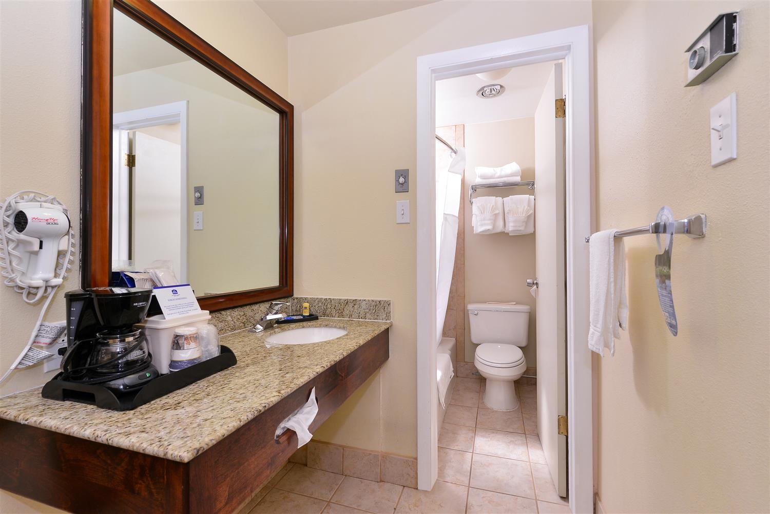 King Room - Exterior Access/Non-Smoking - Photo 5