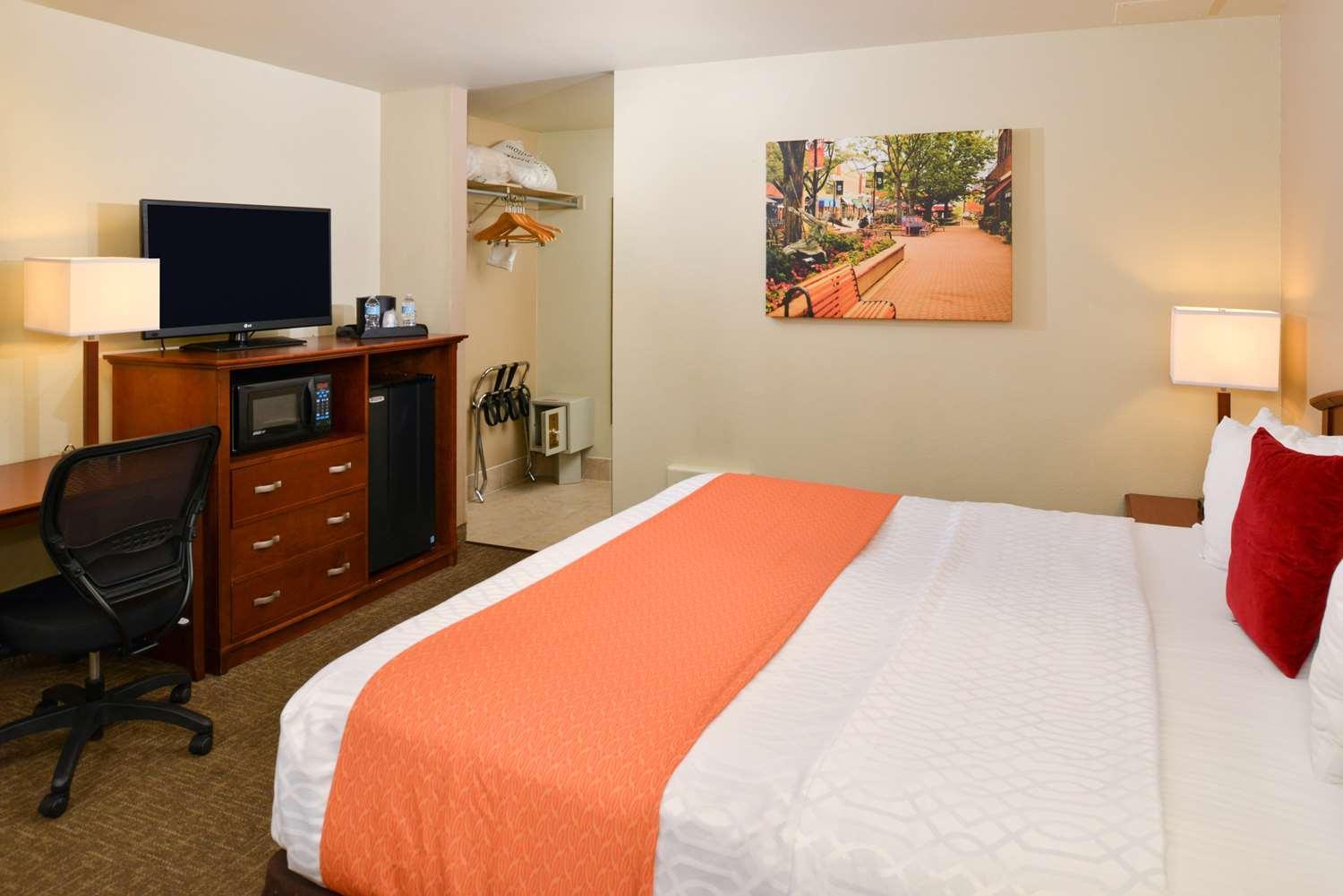 King Room - Exterior Access/Non-Smoking - Photo 9