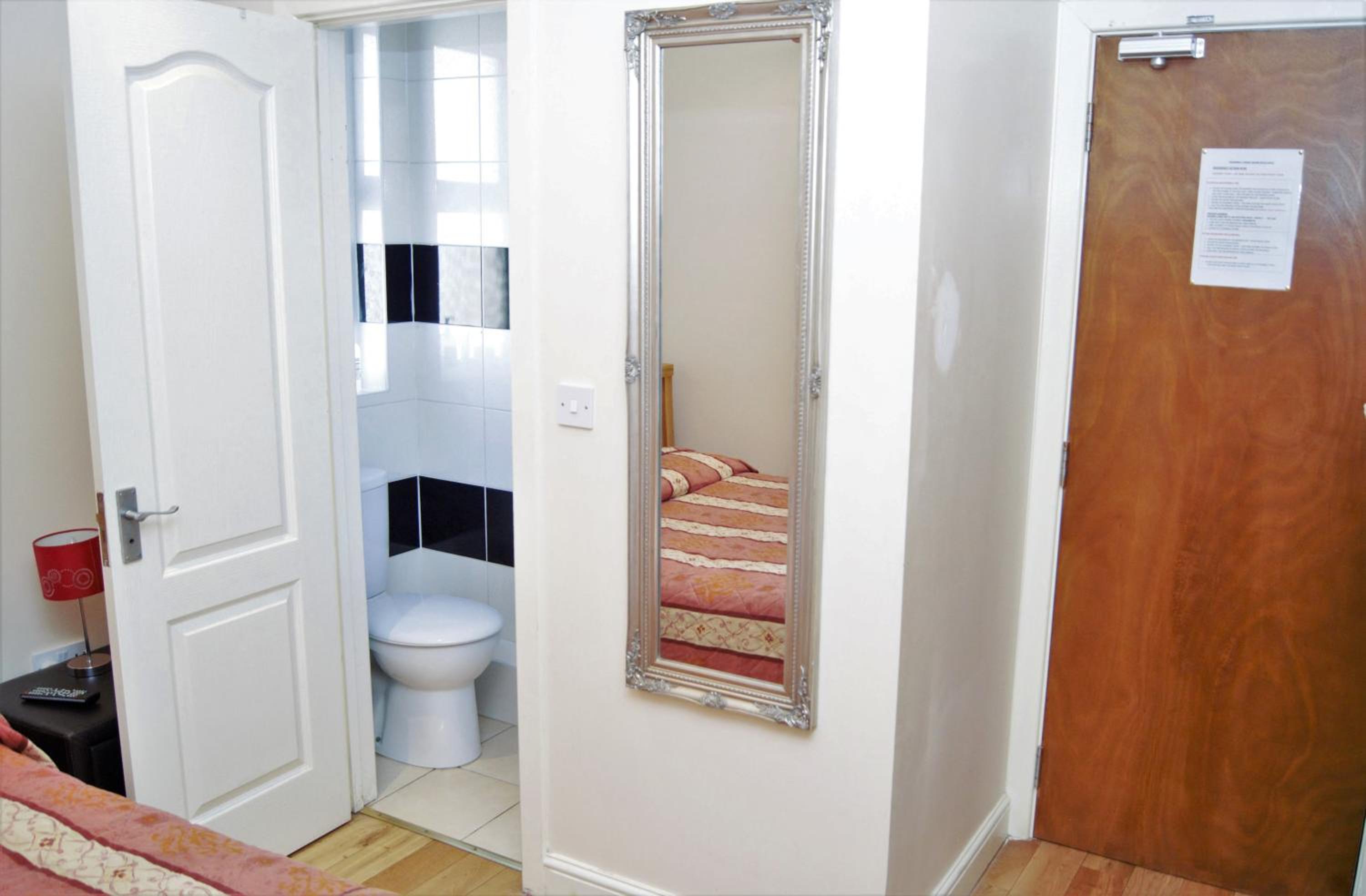 Double Room - Photo 7
