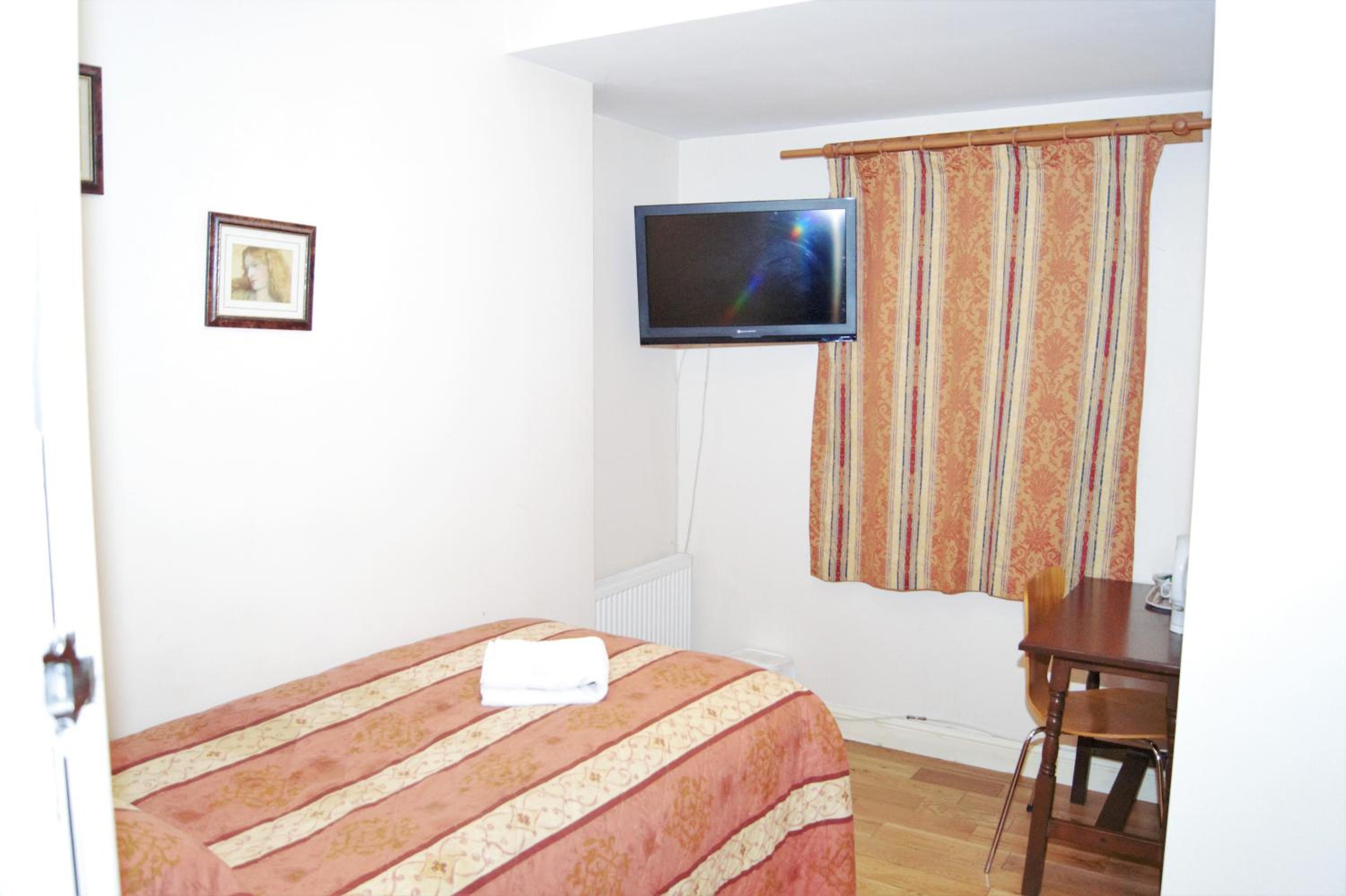 Single Room - Photo 2