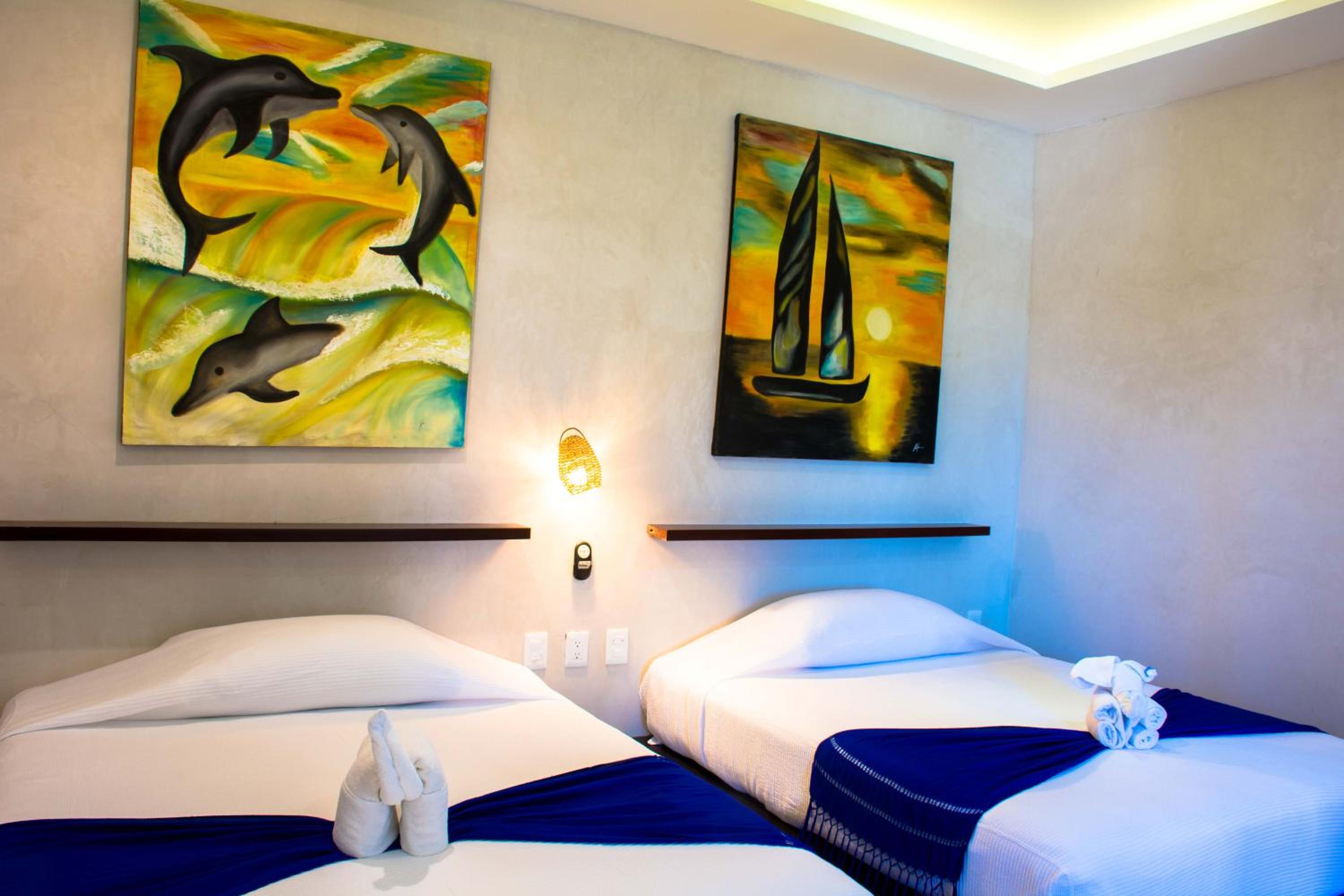 Junior Suite with Pool View - Photo 12