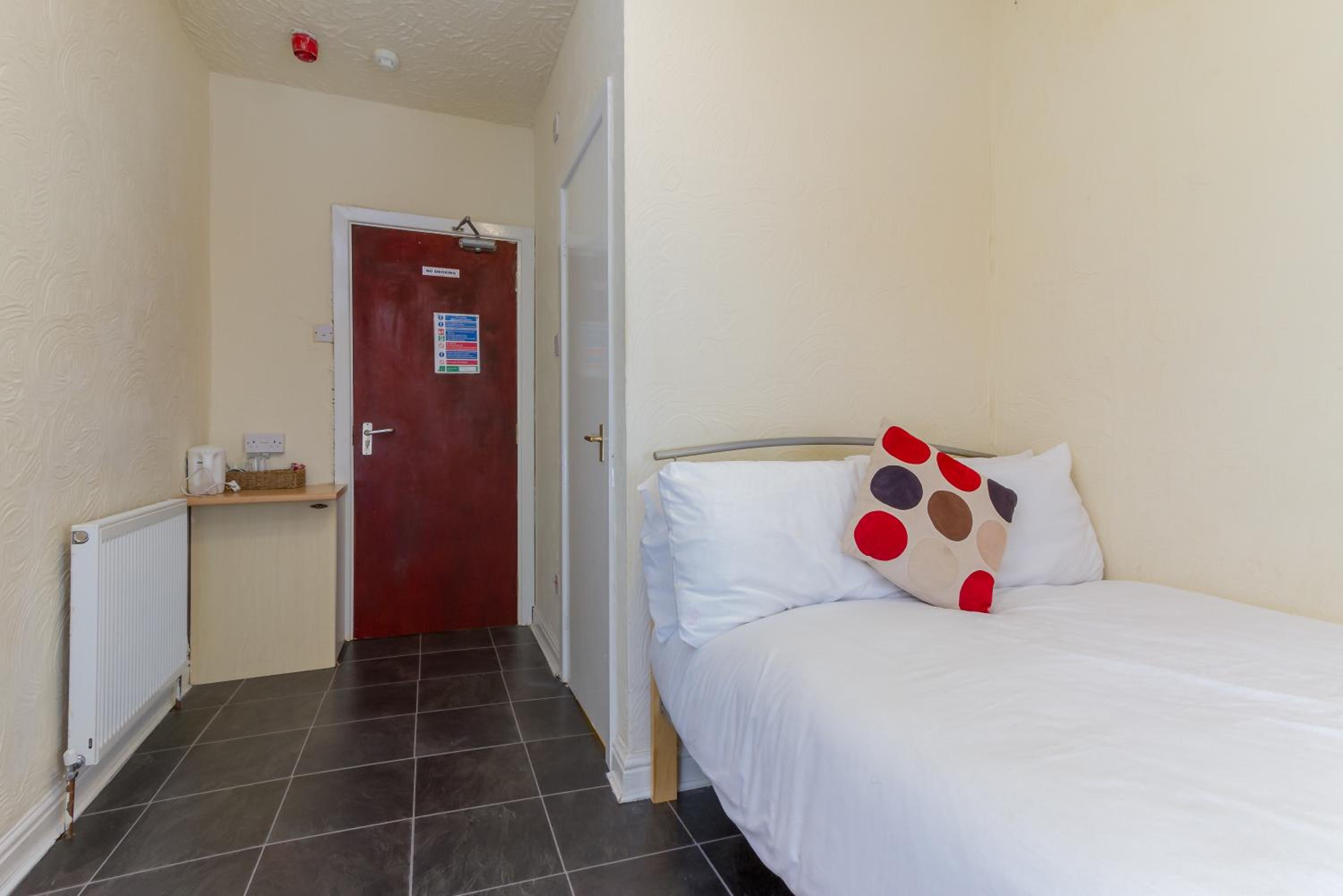 Budget Double Room - Photo 1