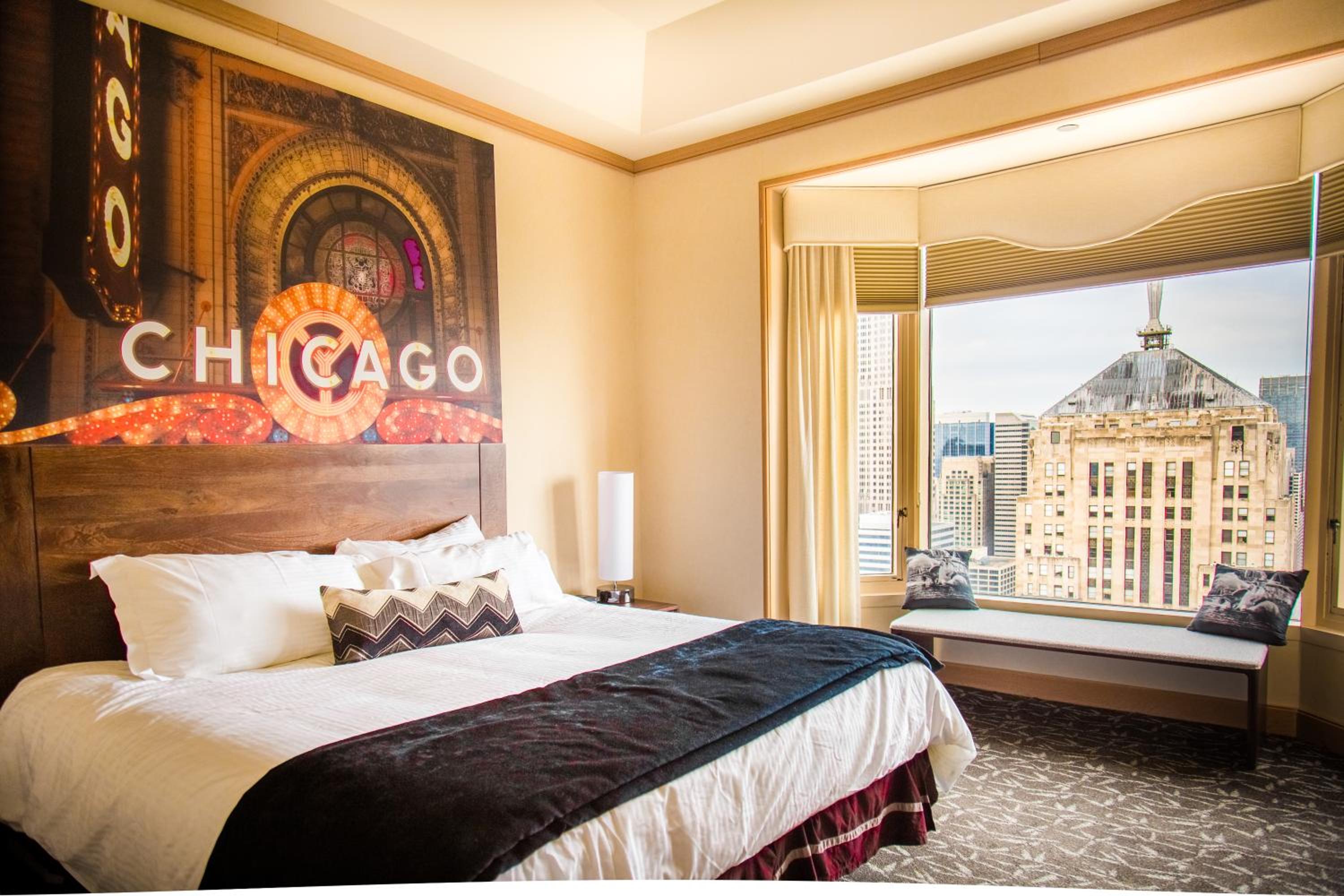 Deluxe King Room - Photo 3