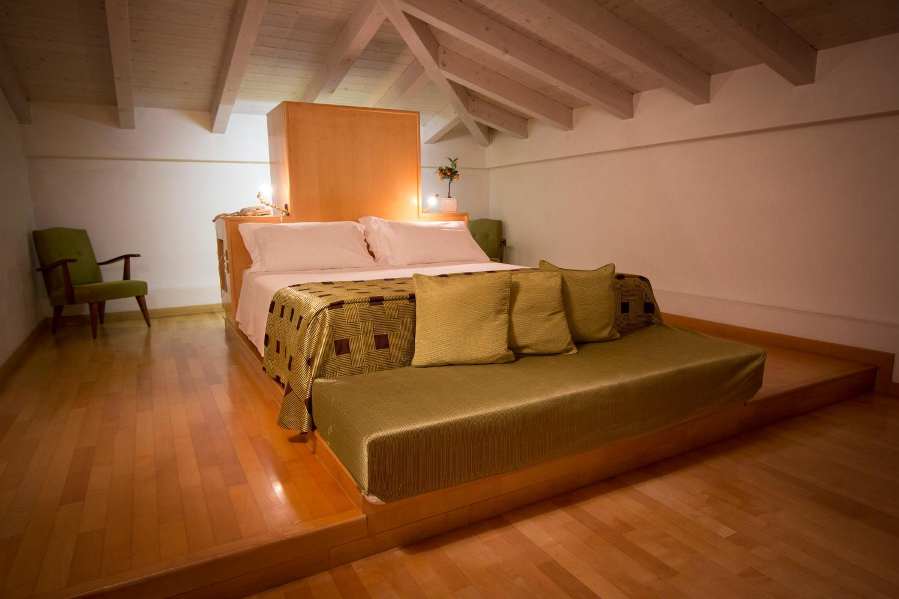 Deluxe Double Room - Photo 1