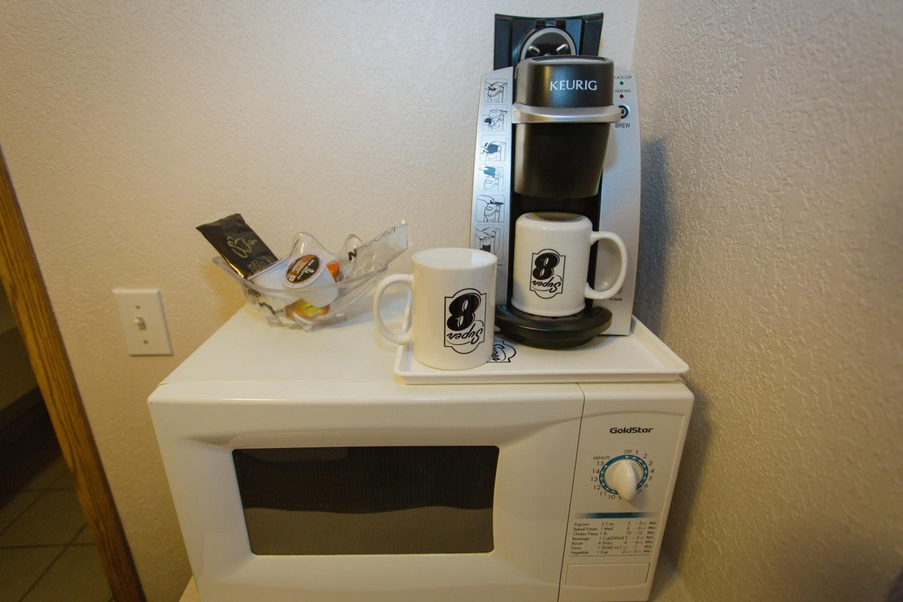 King Room - Non-Smoking - Photo 5