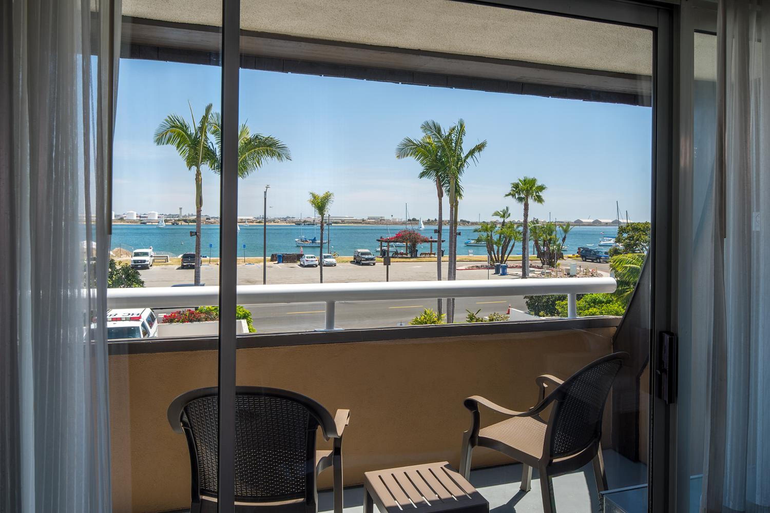 Bay View King - Photo 3