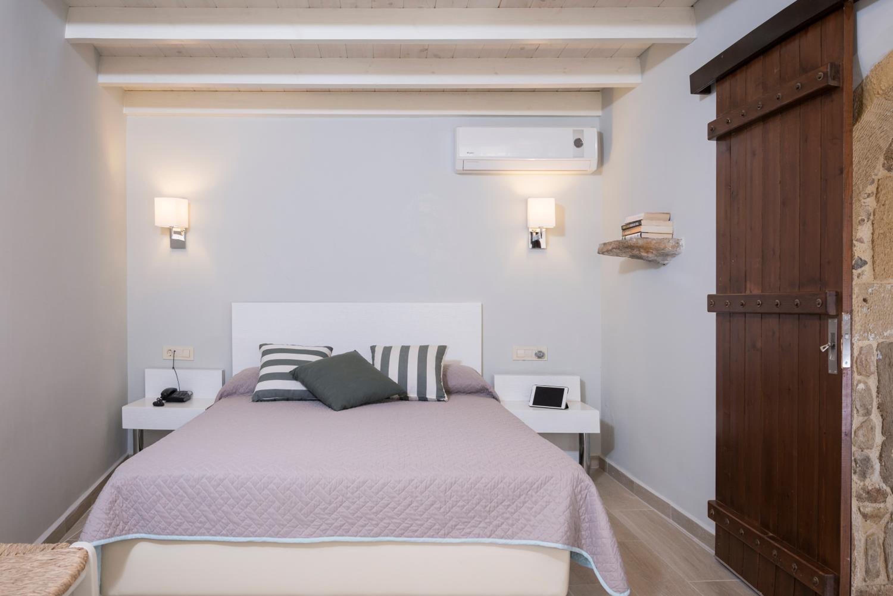 Deluxe Traditional Three Bedroom Suite