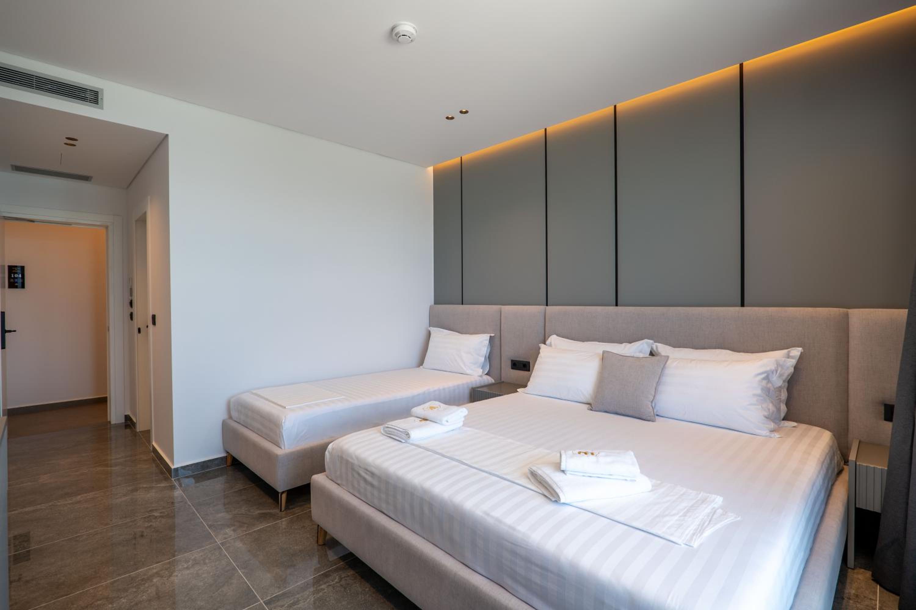 Deluxe Triple Room with Sea View