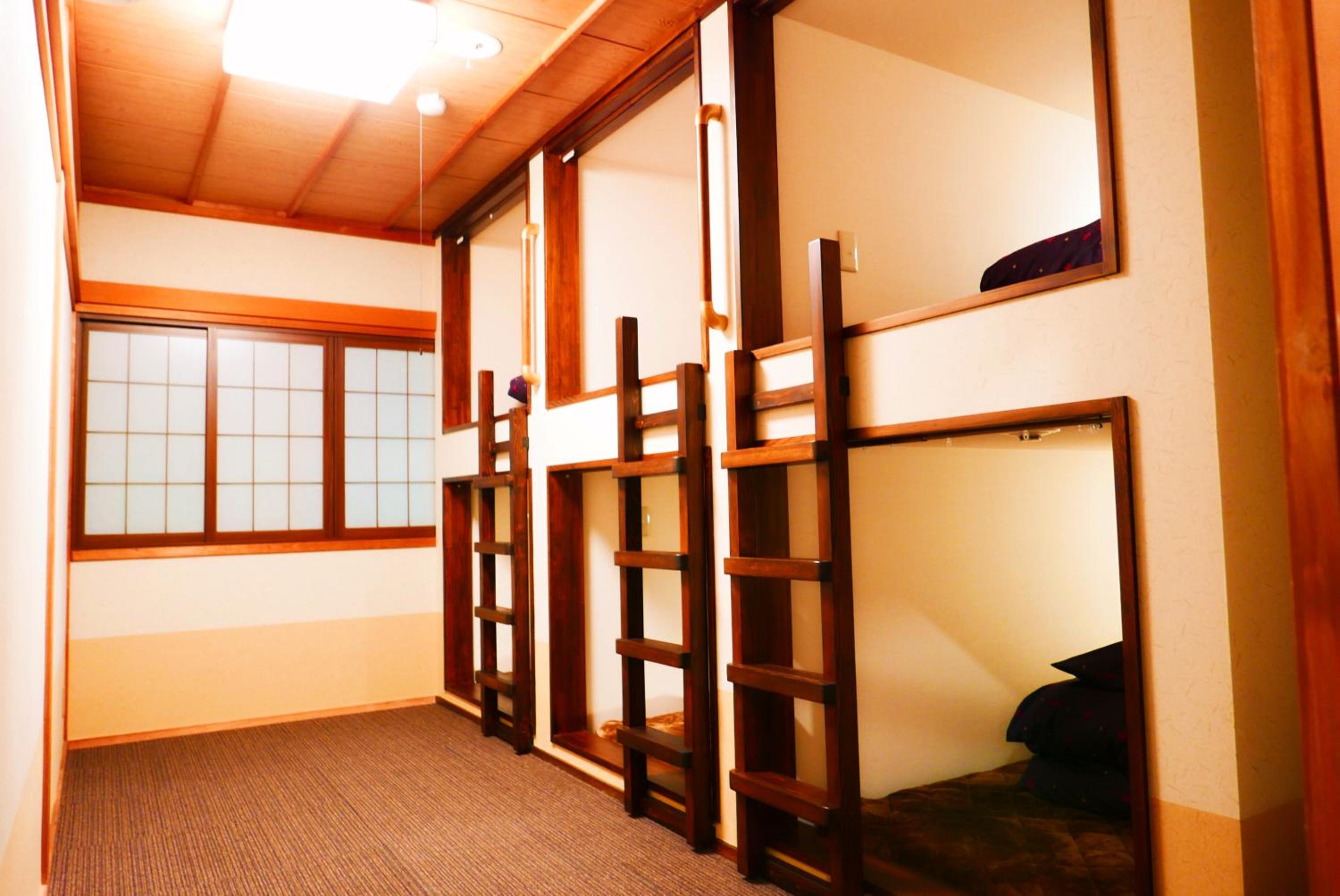 Bed in 6-Bed Mixed Dormitory Room - Adult Only thumbnail 6