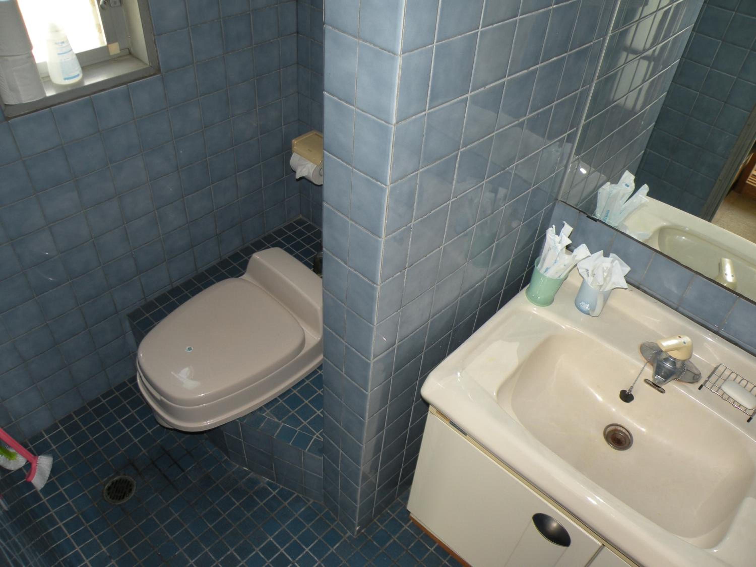 Quadruple Room with Private Bathroom - Photo 2