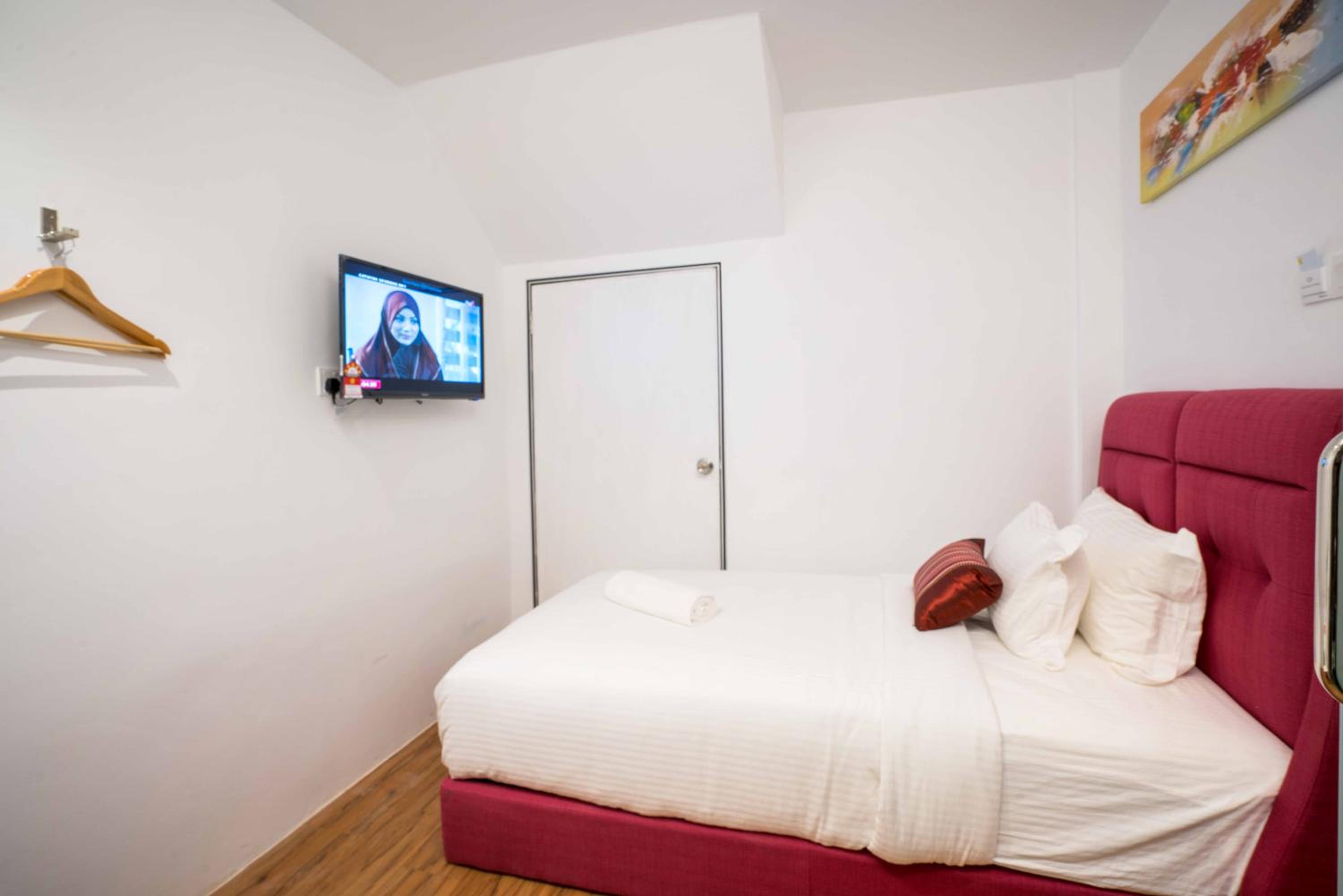 Single Room with Bathroom photo 1