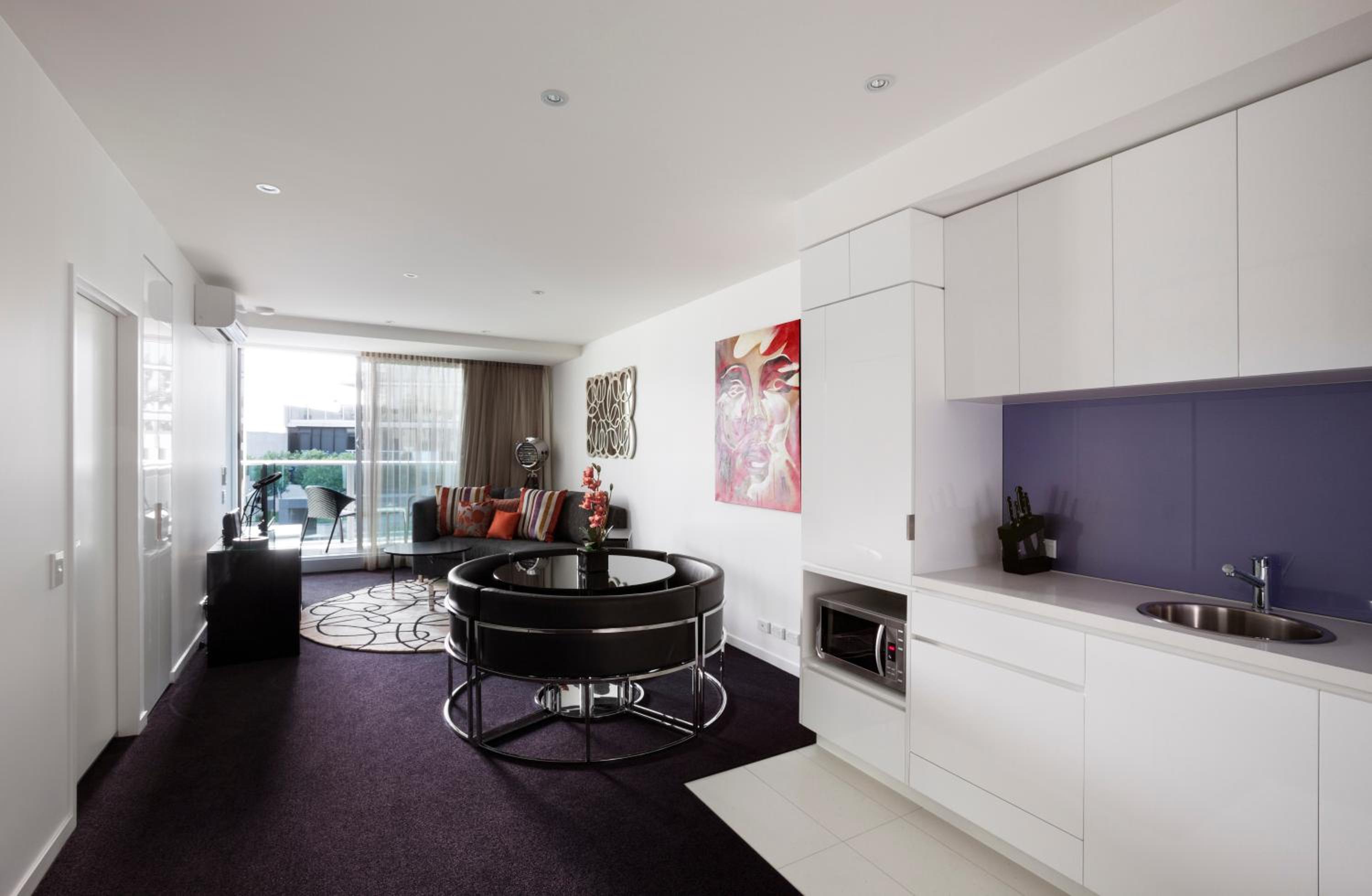 One-Bedroom Apartment thumbnail 5