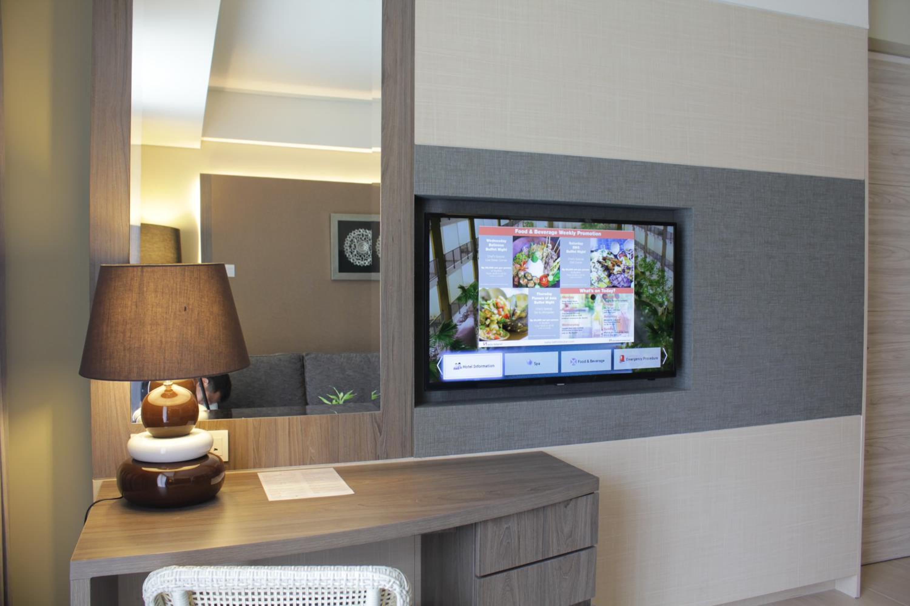 Suite Room with Pool View photo 3