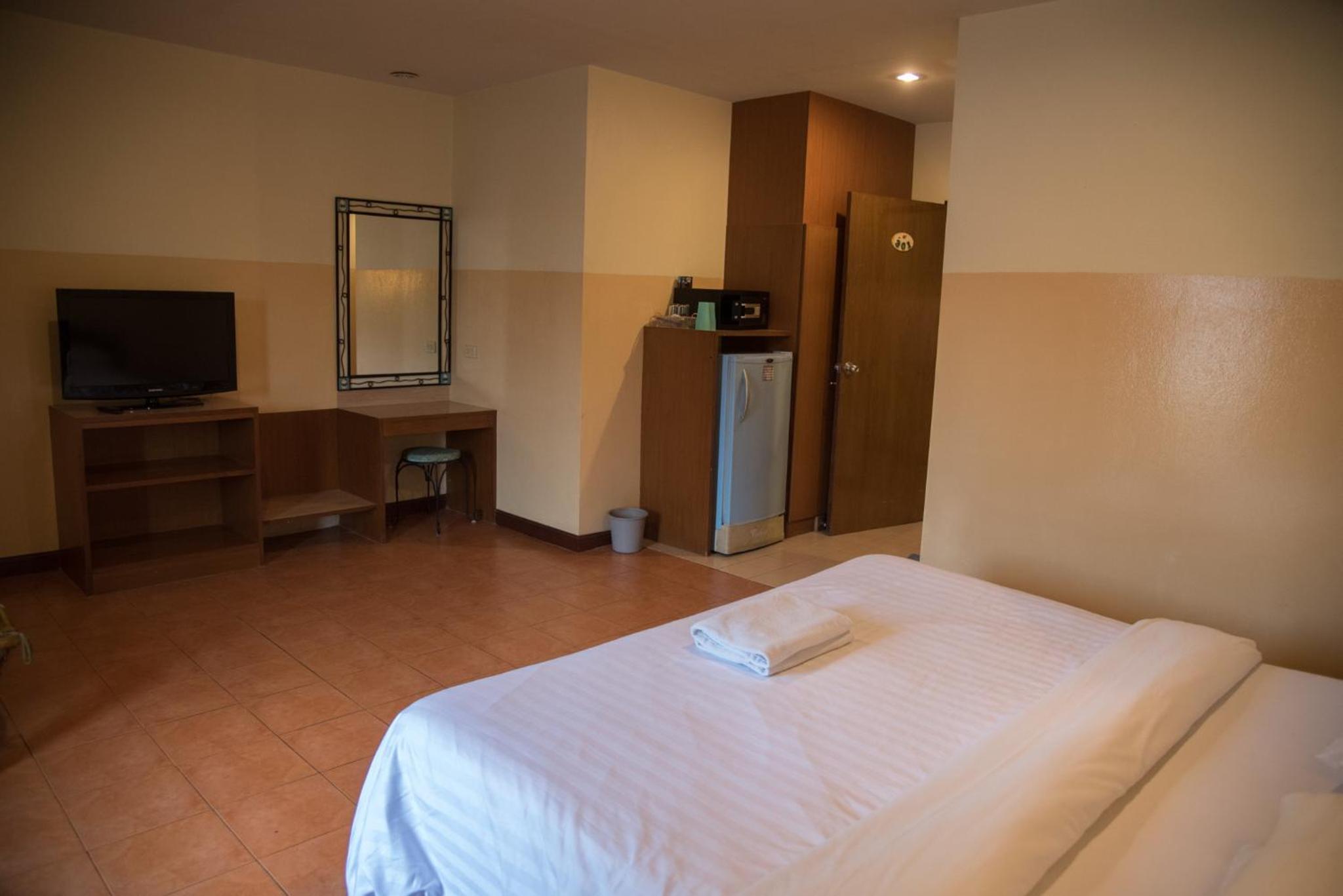 Deluxe Room - Photo 3