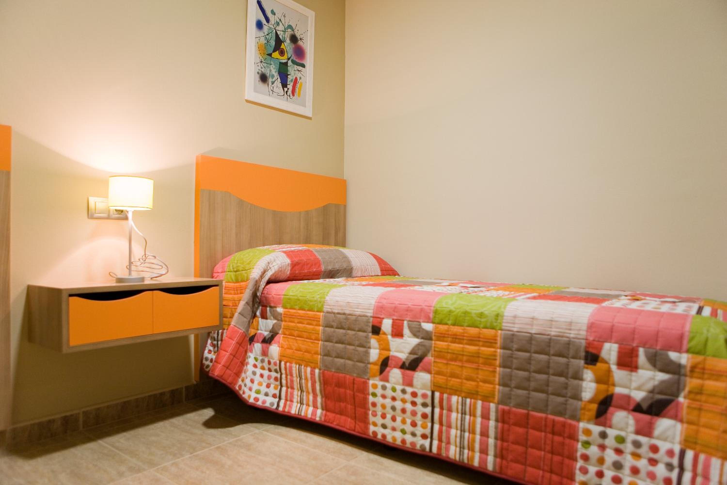 Two-Bedroom Apartment (2-4 Adults) photo 2