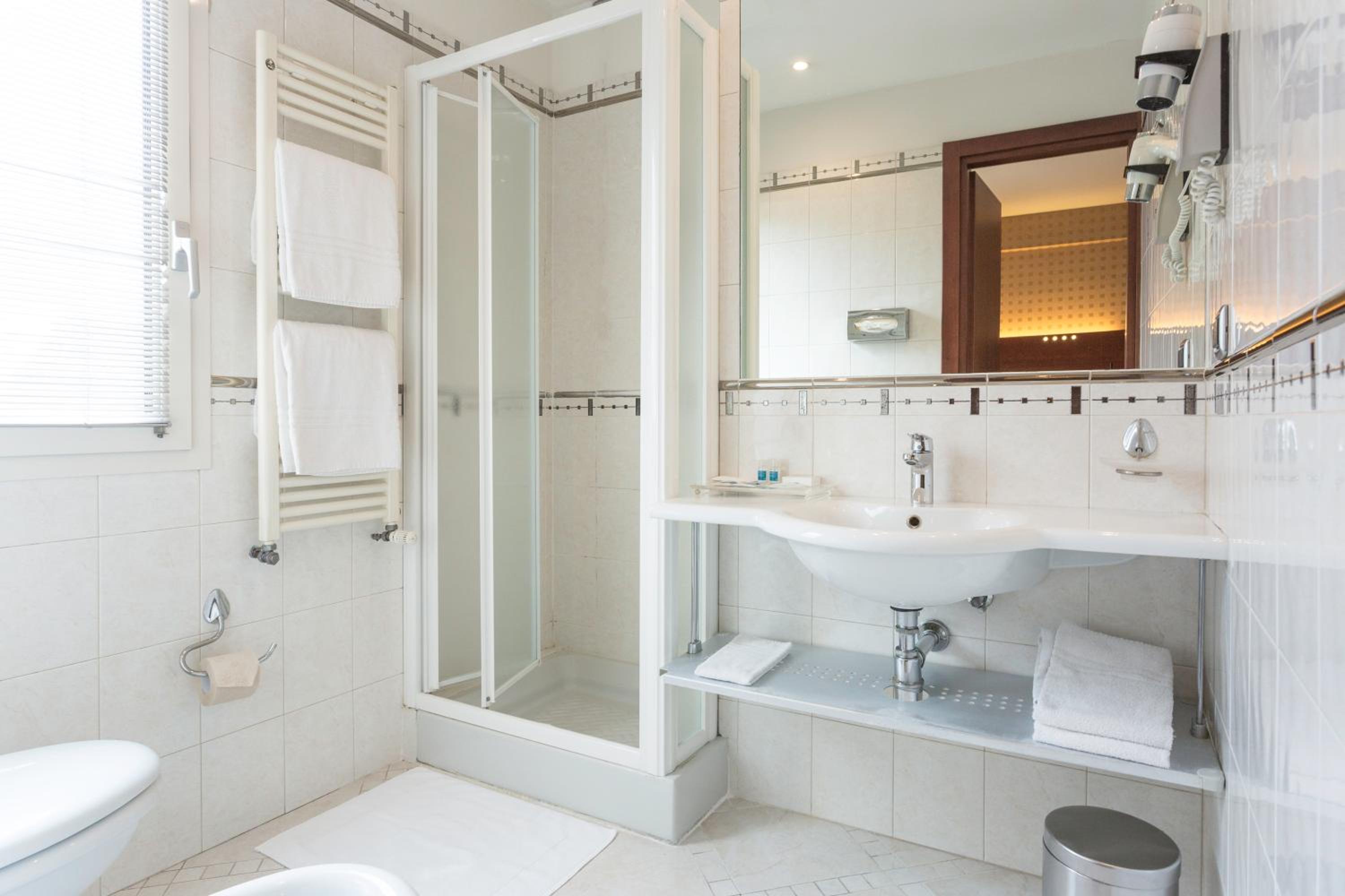 Double Room - Photo 3