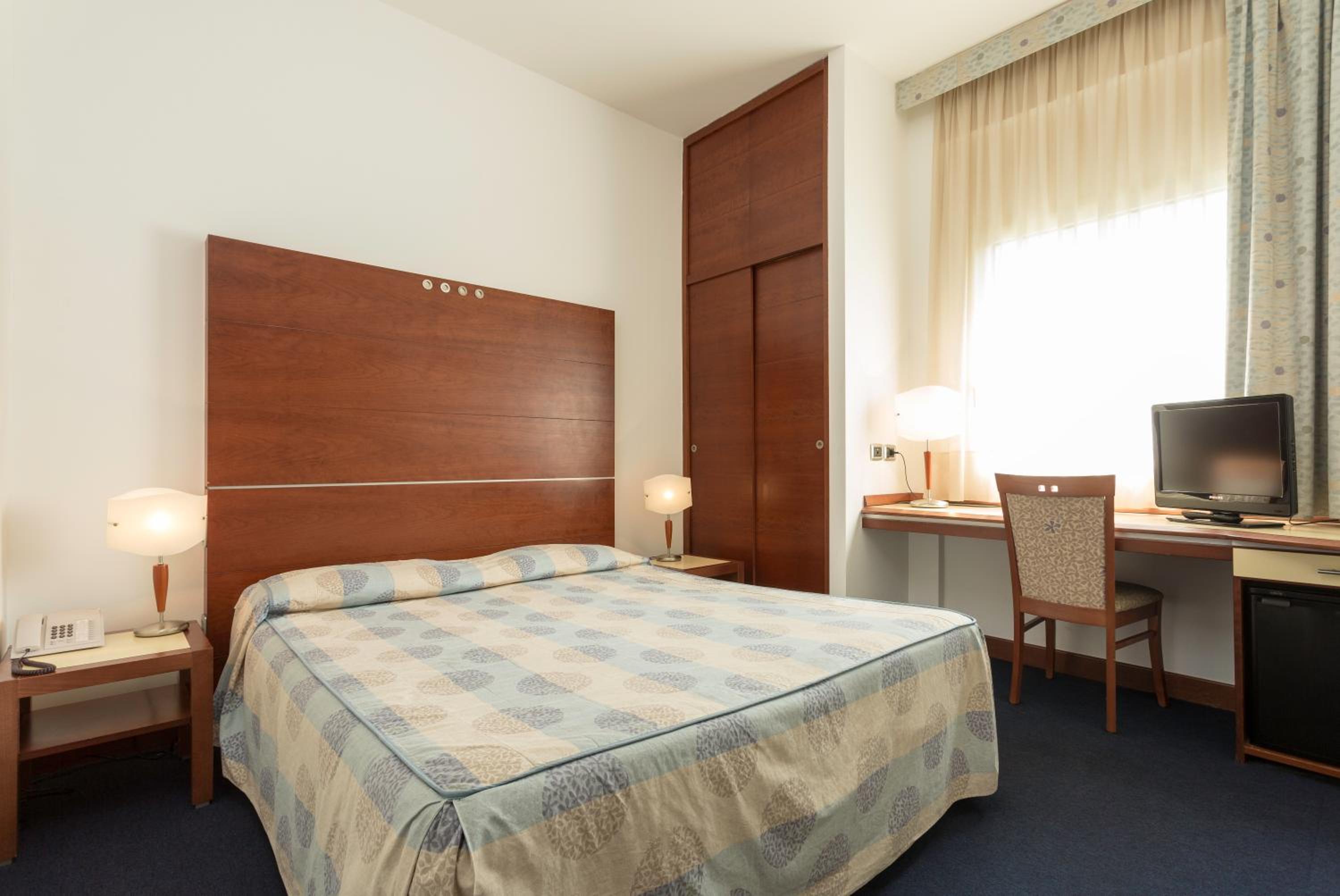 Double Room - Photo 2