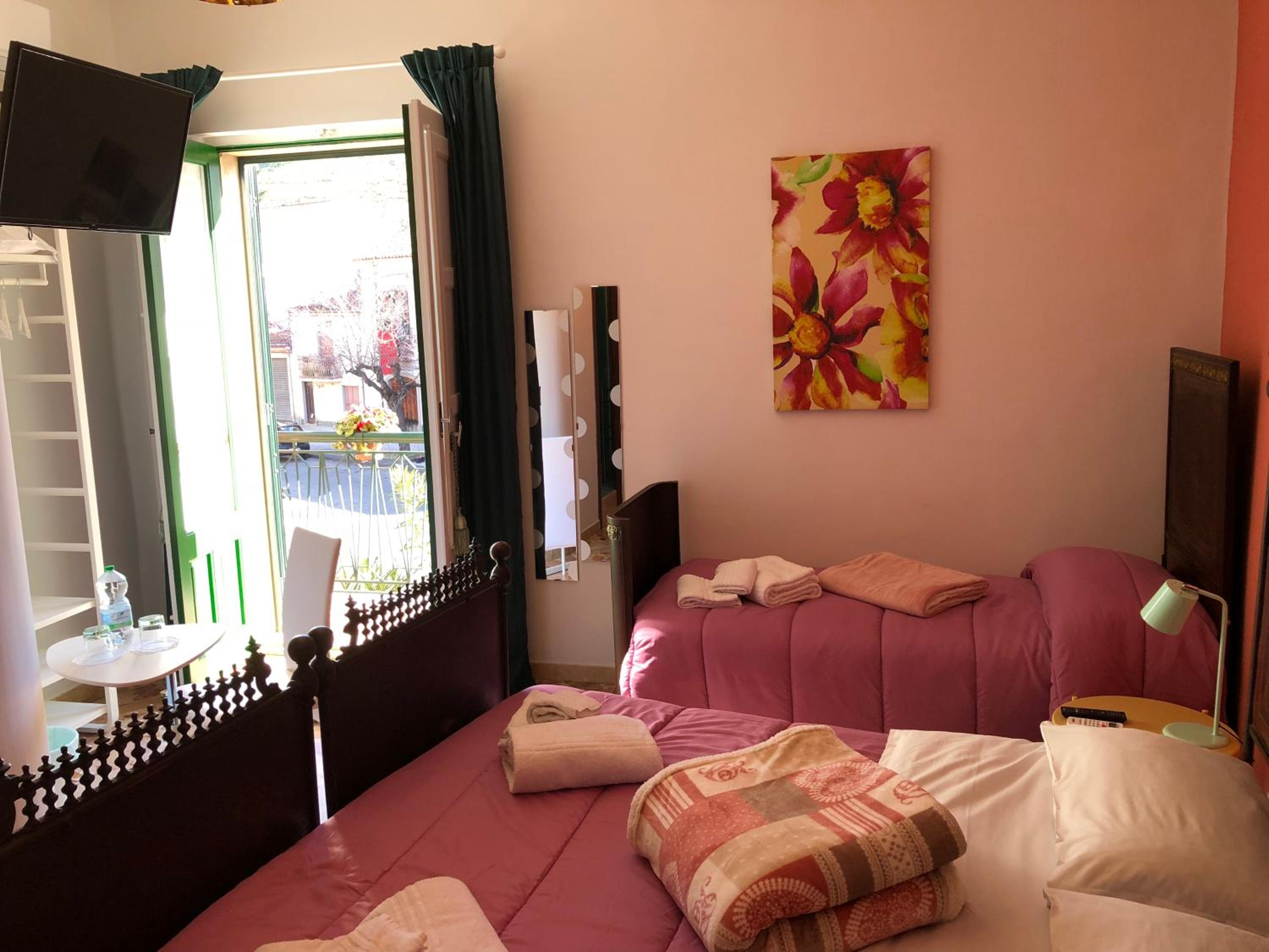 Triple Room with Private Bathroom photo 2