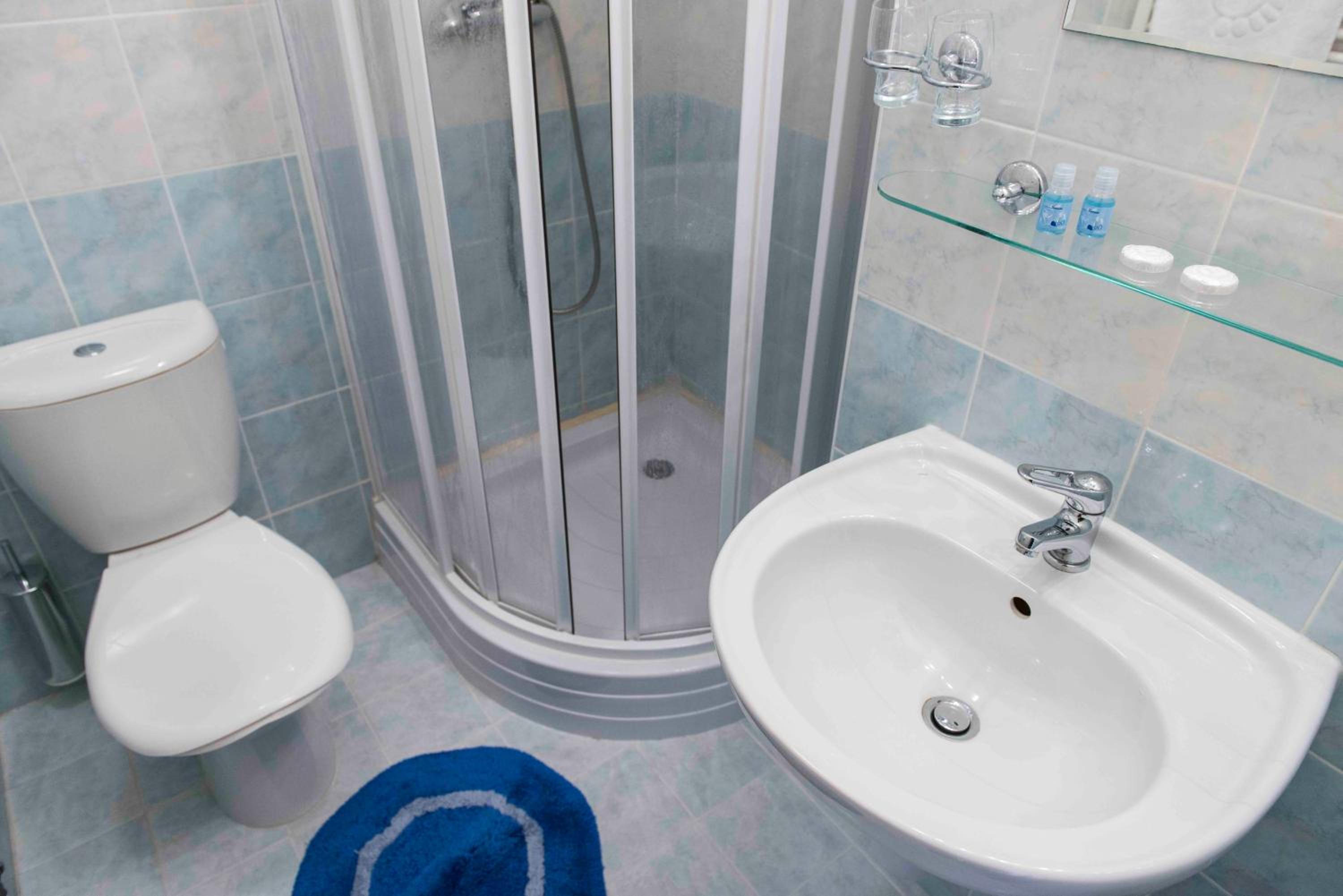 Standard Double or Twin Room - Photo 5