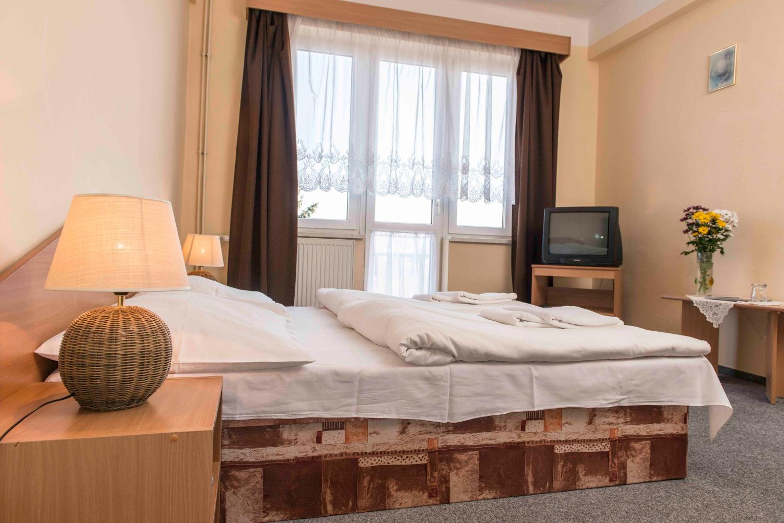 Standard Double or Twin Room - Photo 3
