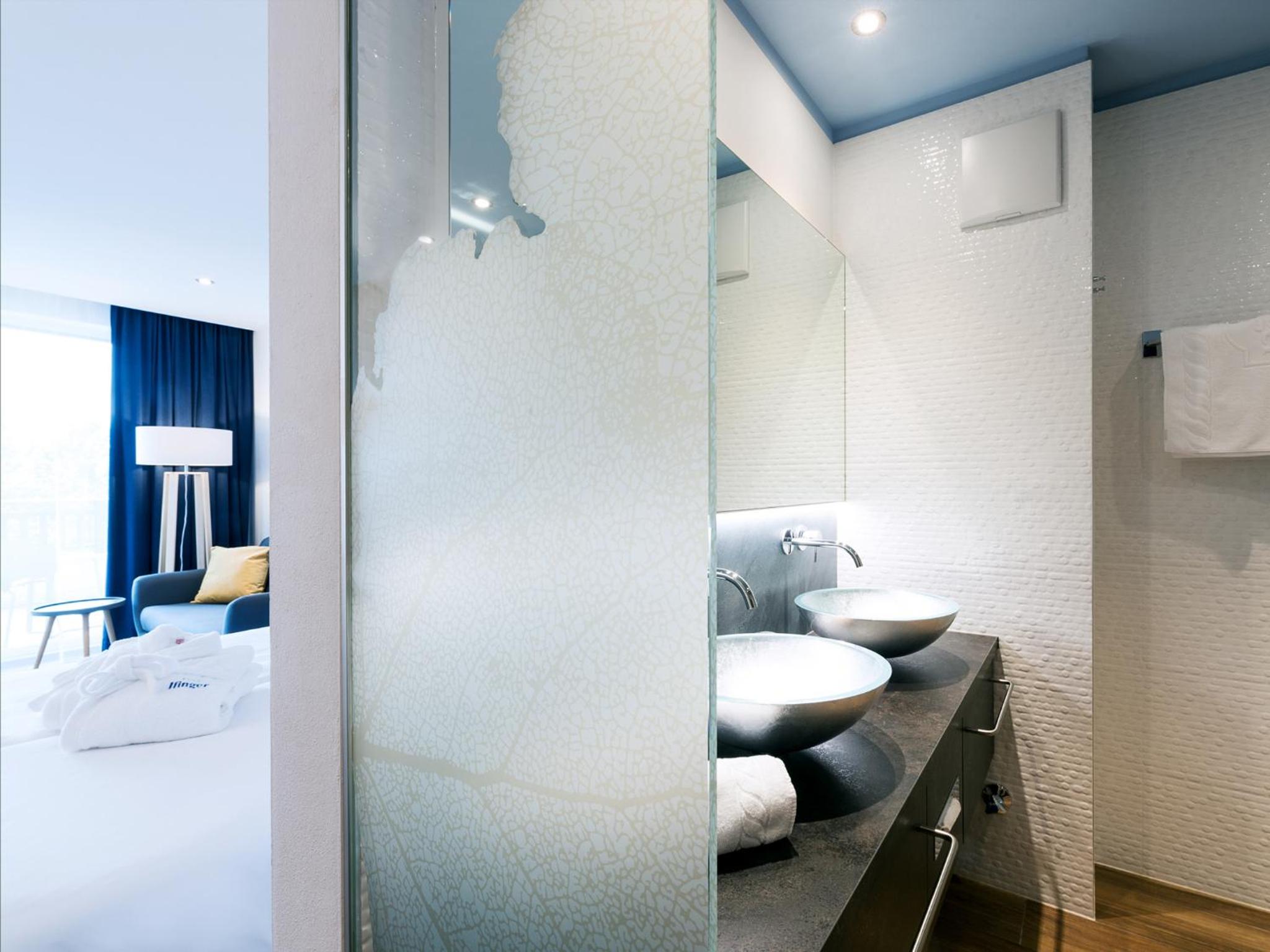 Double Room with Balcony and Pool View photo 2
