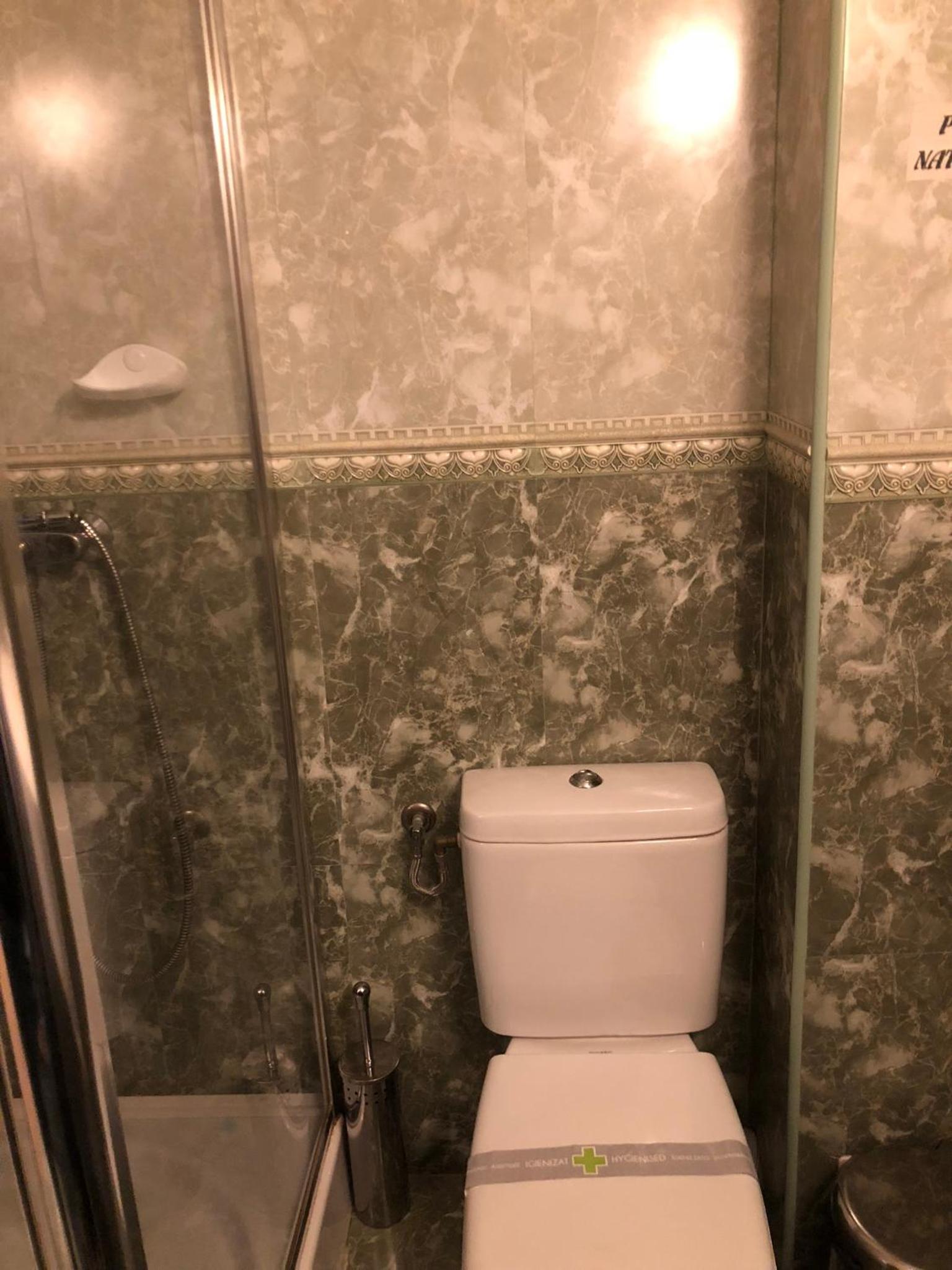 Single Room with Bathroom photo 3
