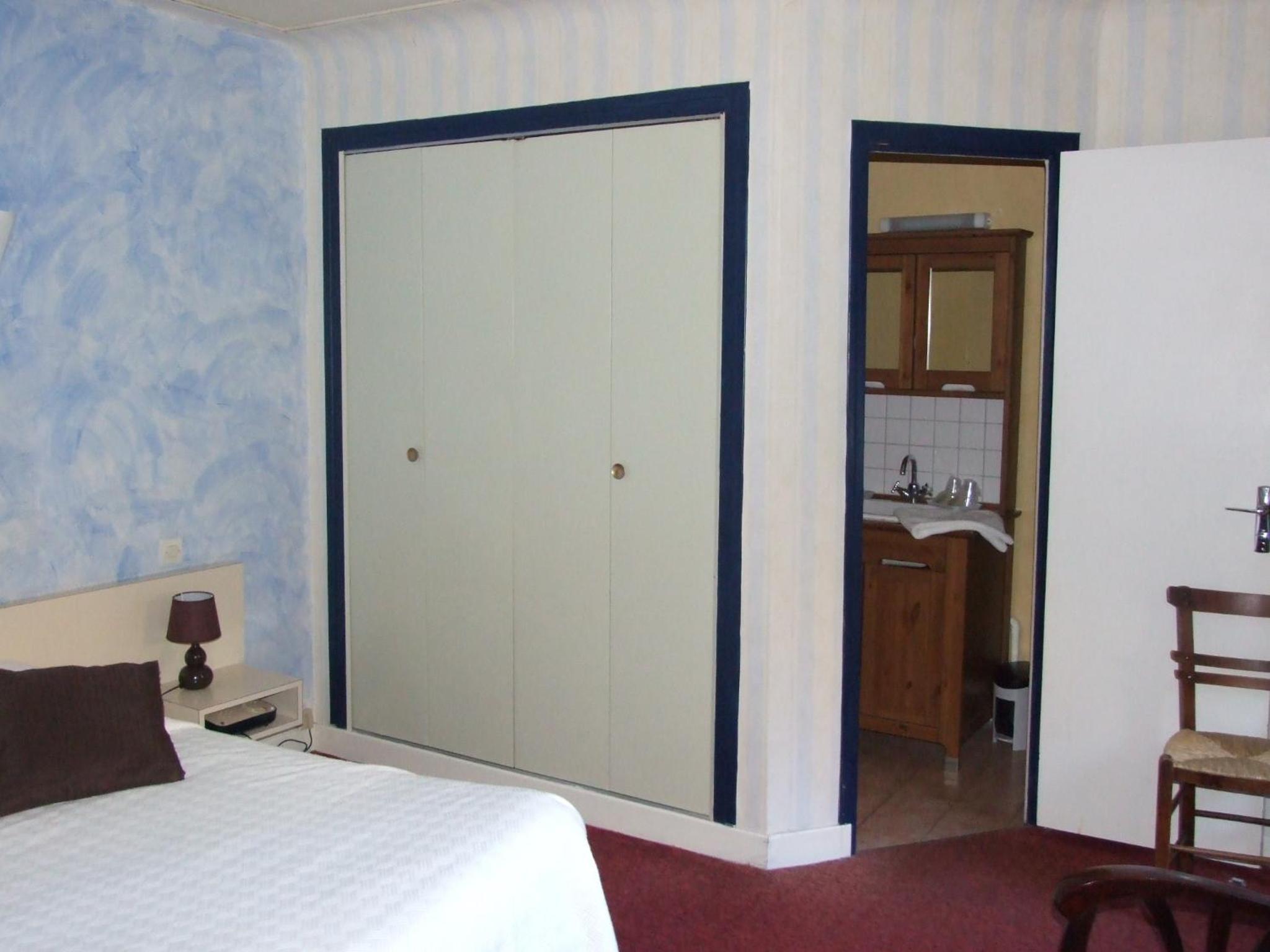 Triple Room - Photo 7