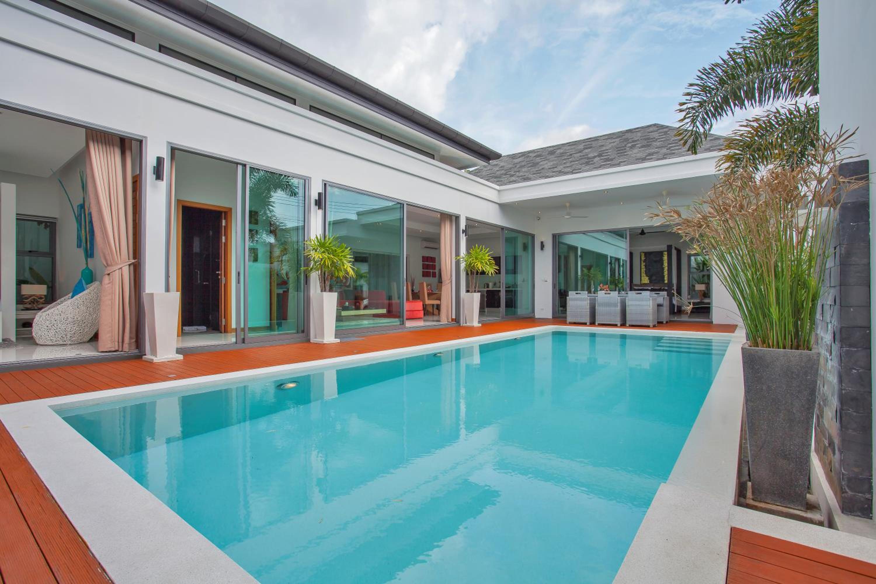 Villa photo 1