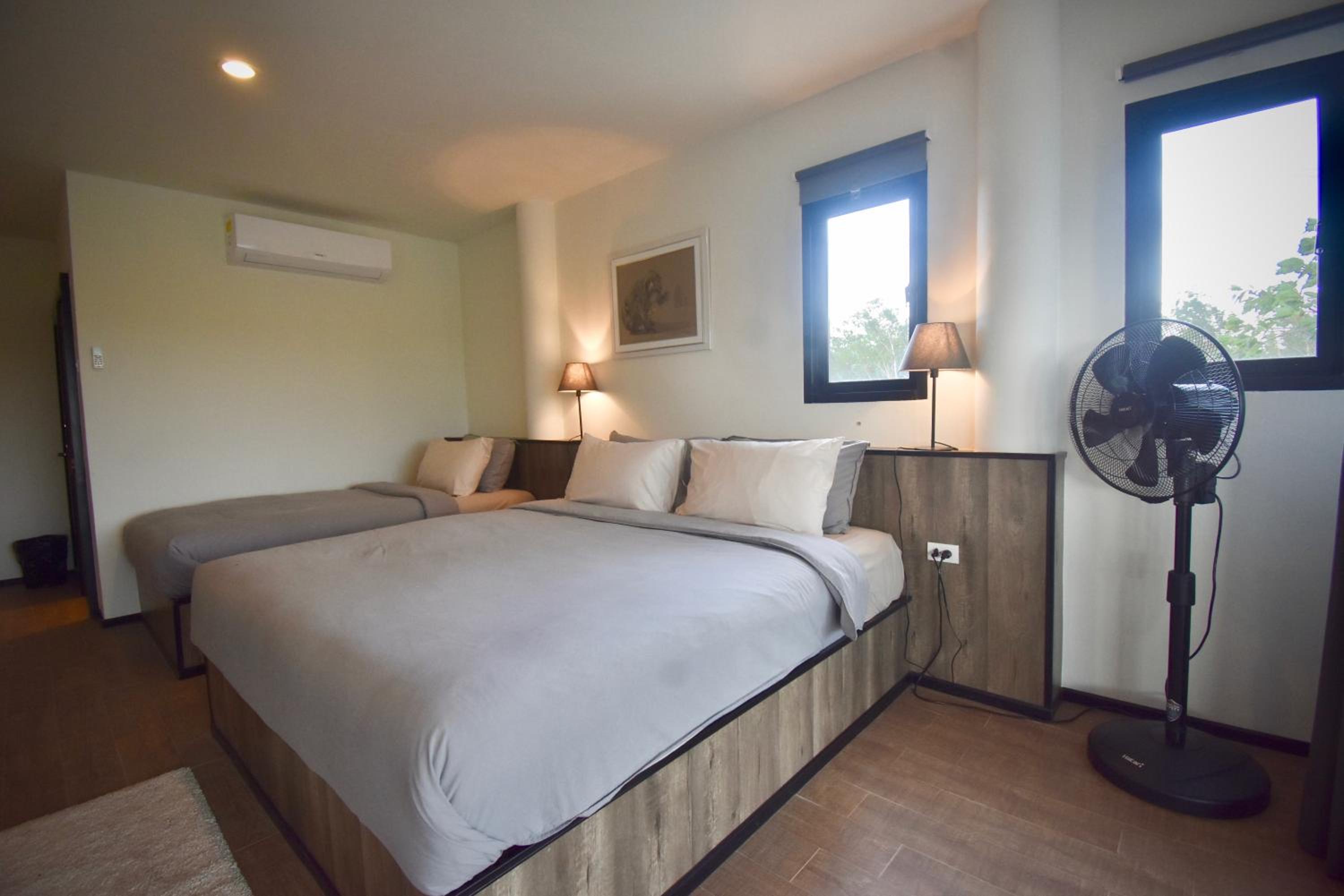 Deluxe Double or Twin Room with Mountain View - Photo 10