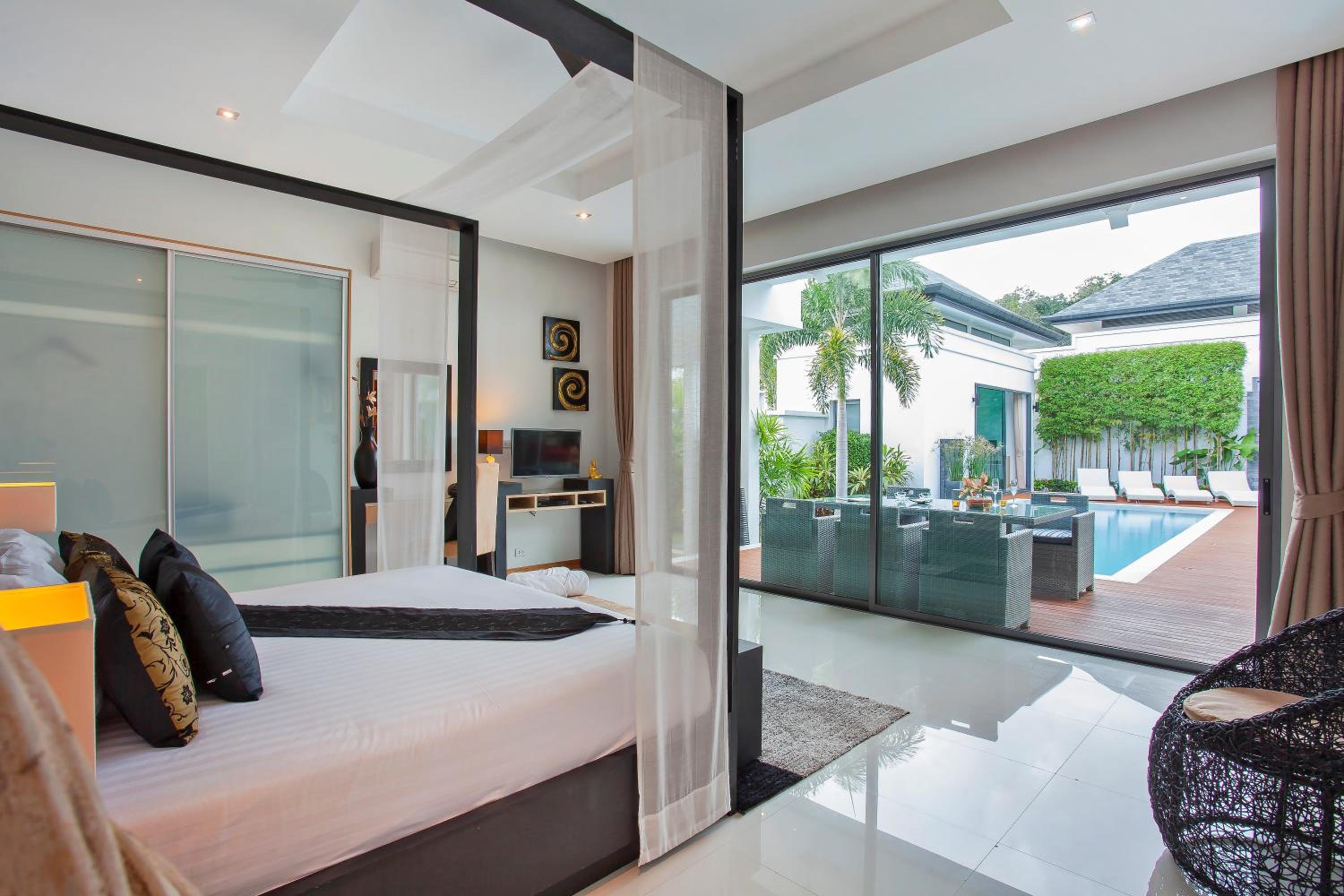 Villa photo 2