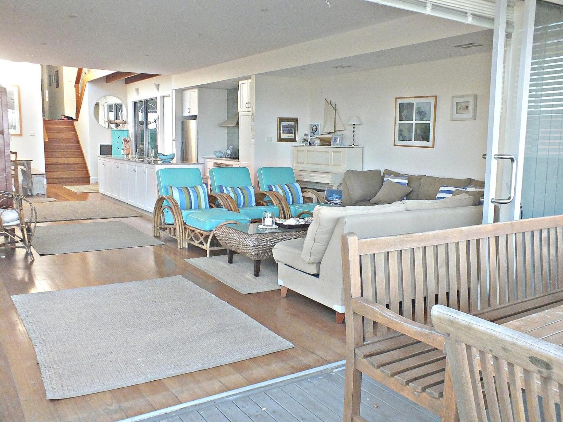 Four-Bedroom House photo 2
