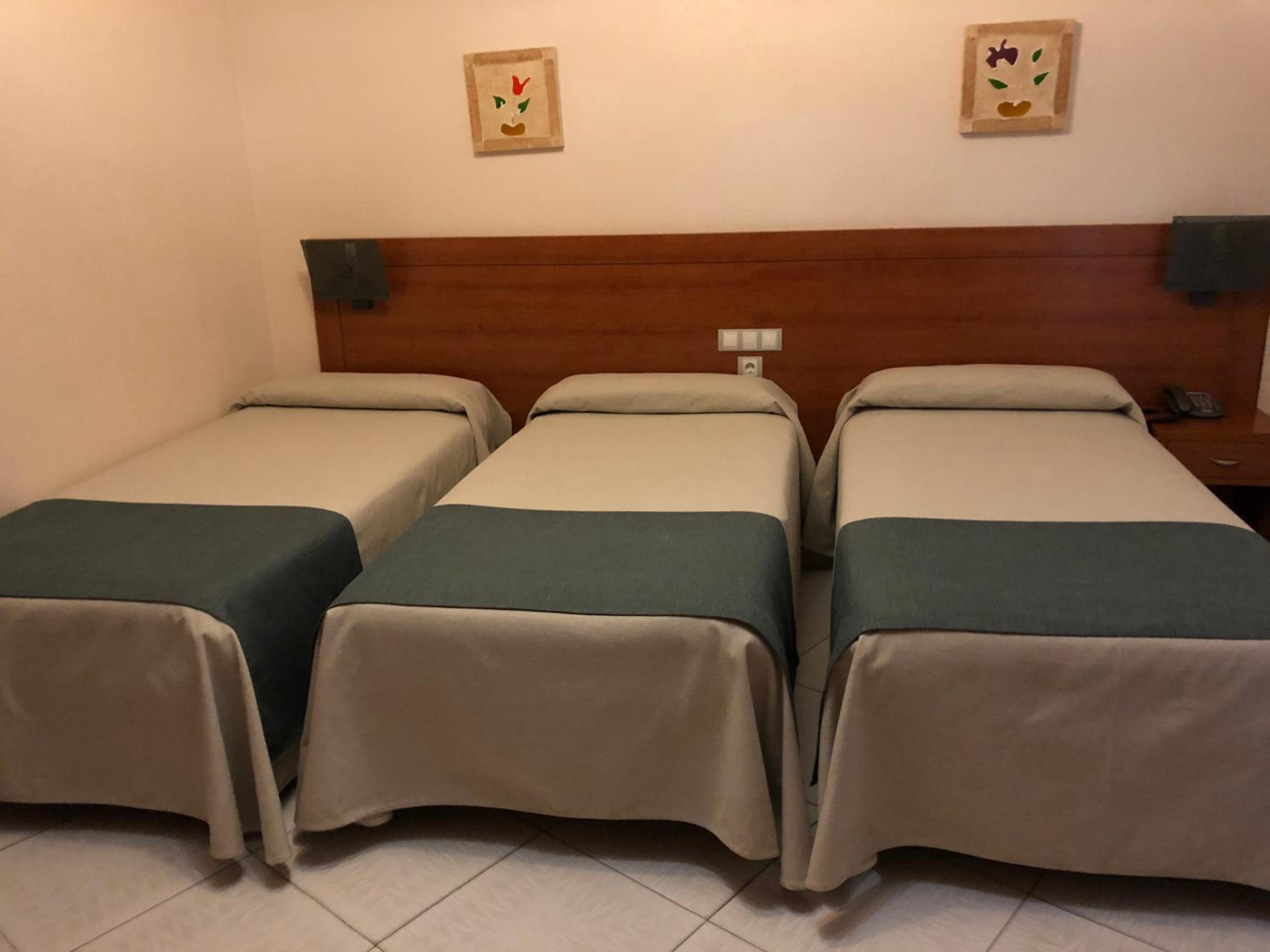 Double Room with Extra Bed - Photo 1