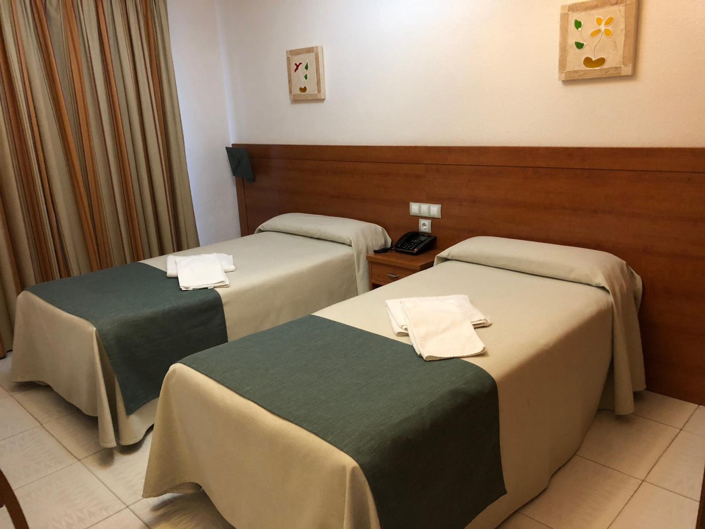 Double or Twin Room - Photo 1