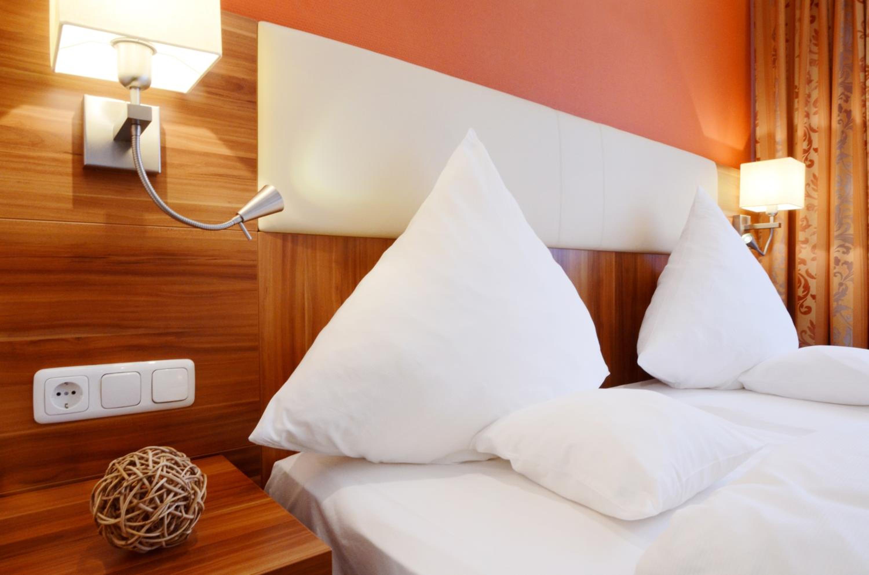 Double Room - Photo 7