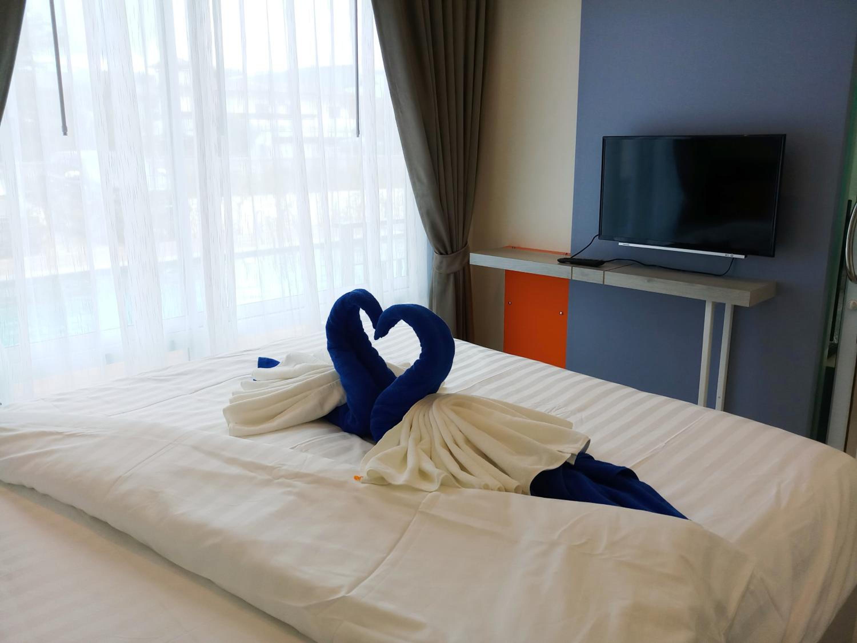 Junior Suite with Pool Access photo 2