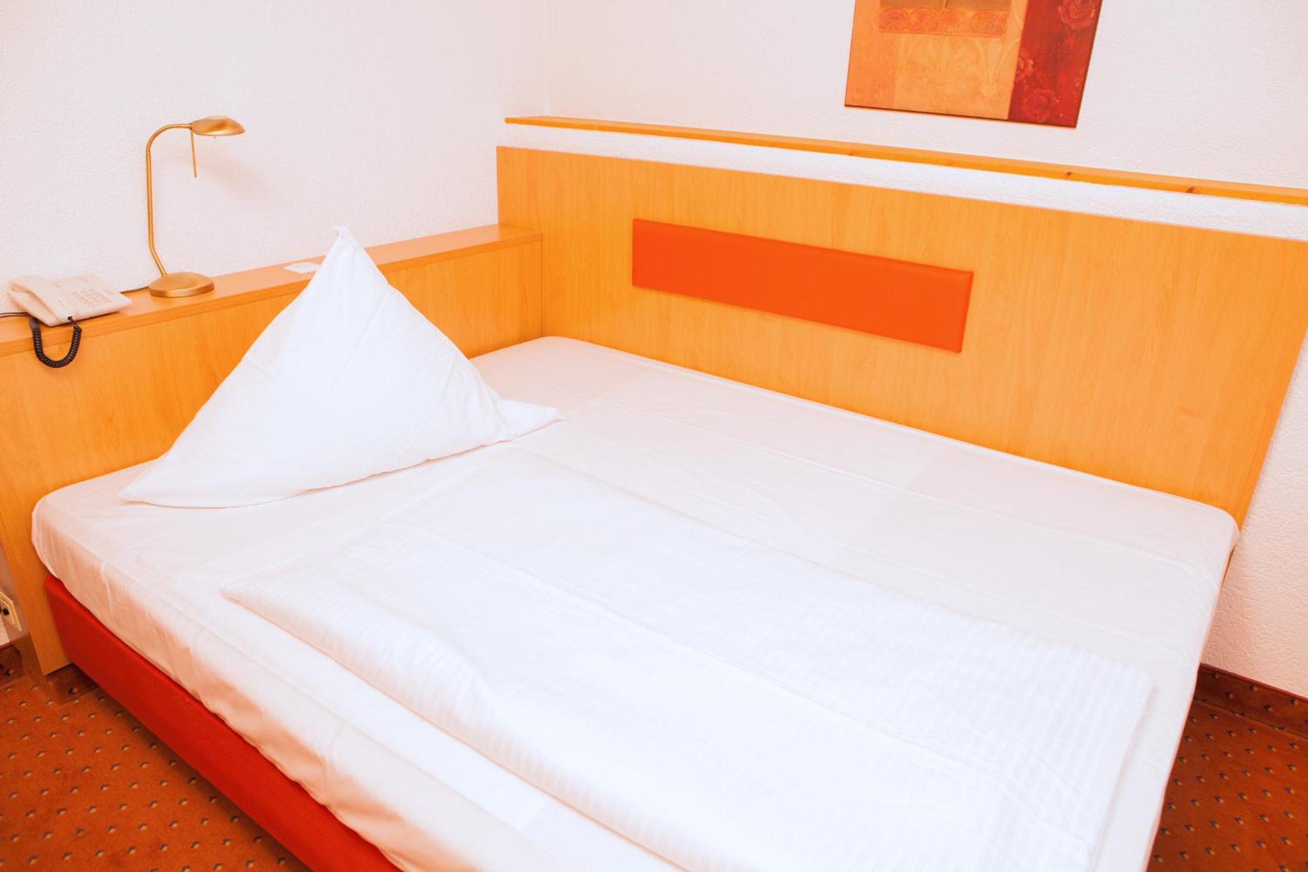 Double Room - Photo 9