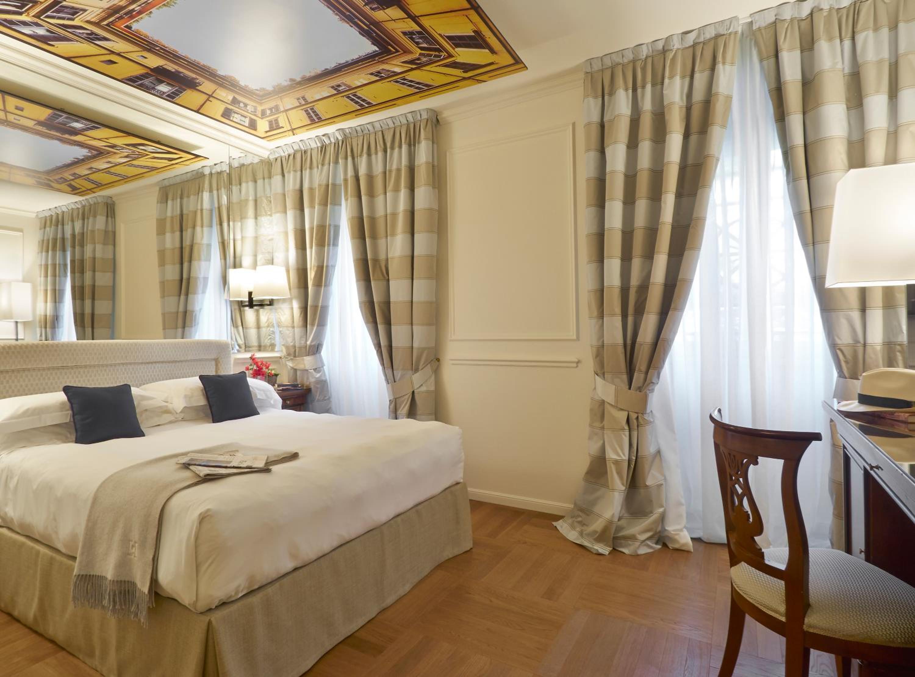 Standard Double Room thumbnail 5