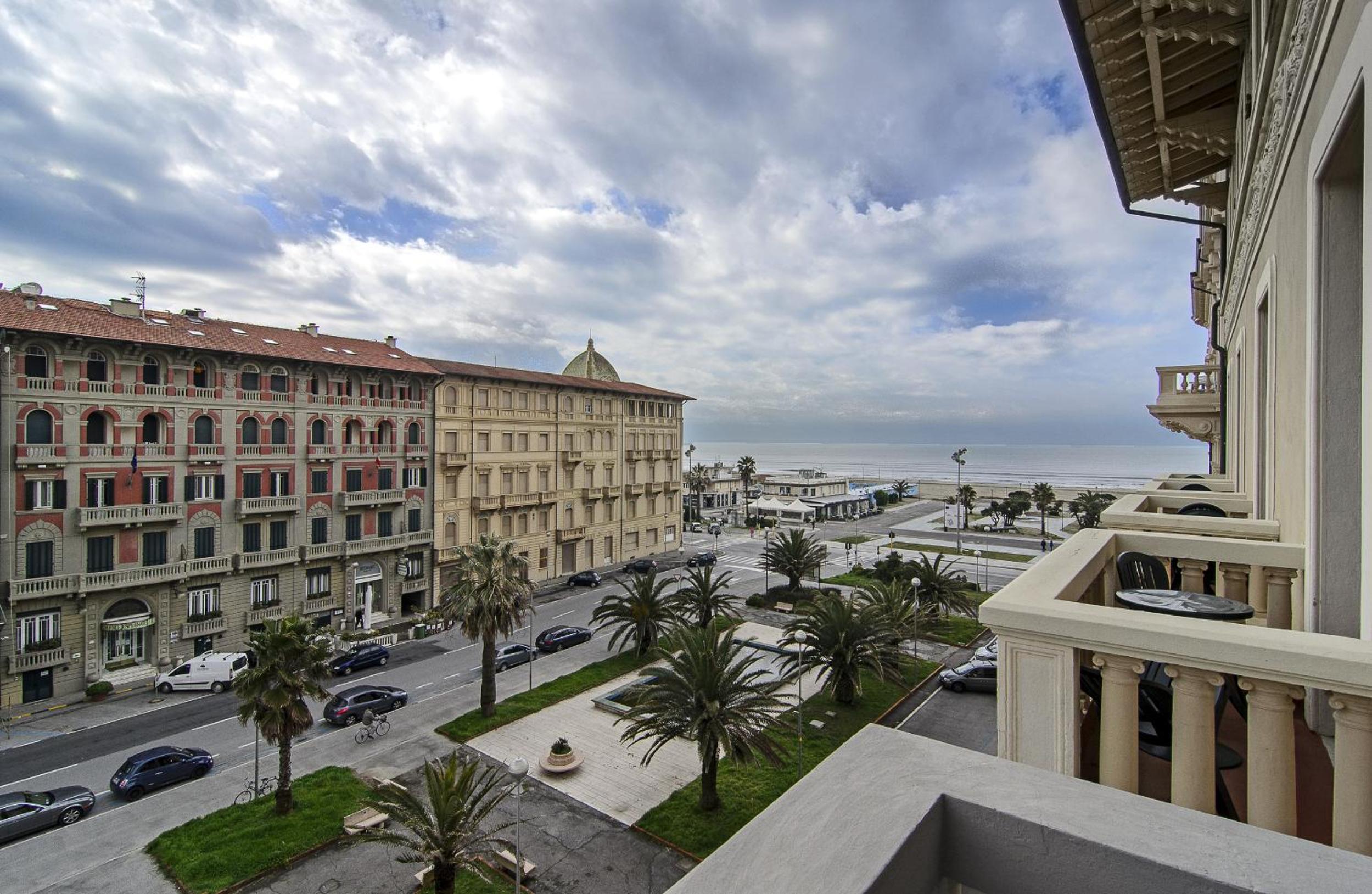 Triple Room with Balcony and Sea View