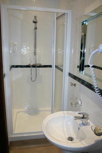 Double Room - Photo 5