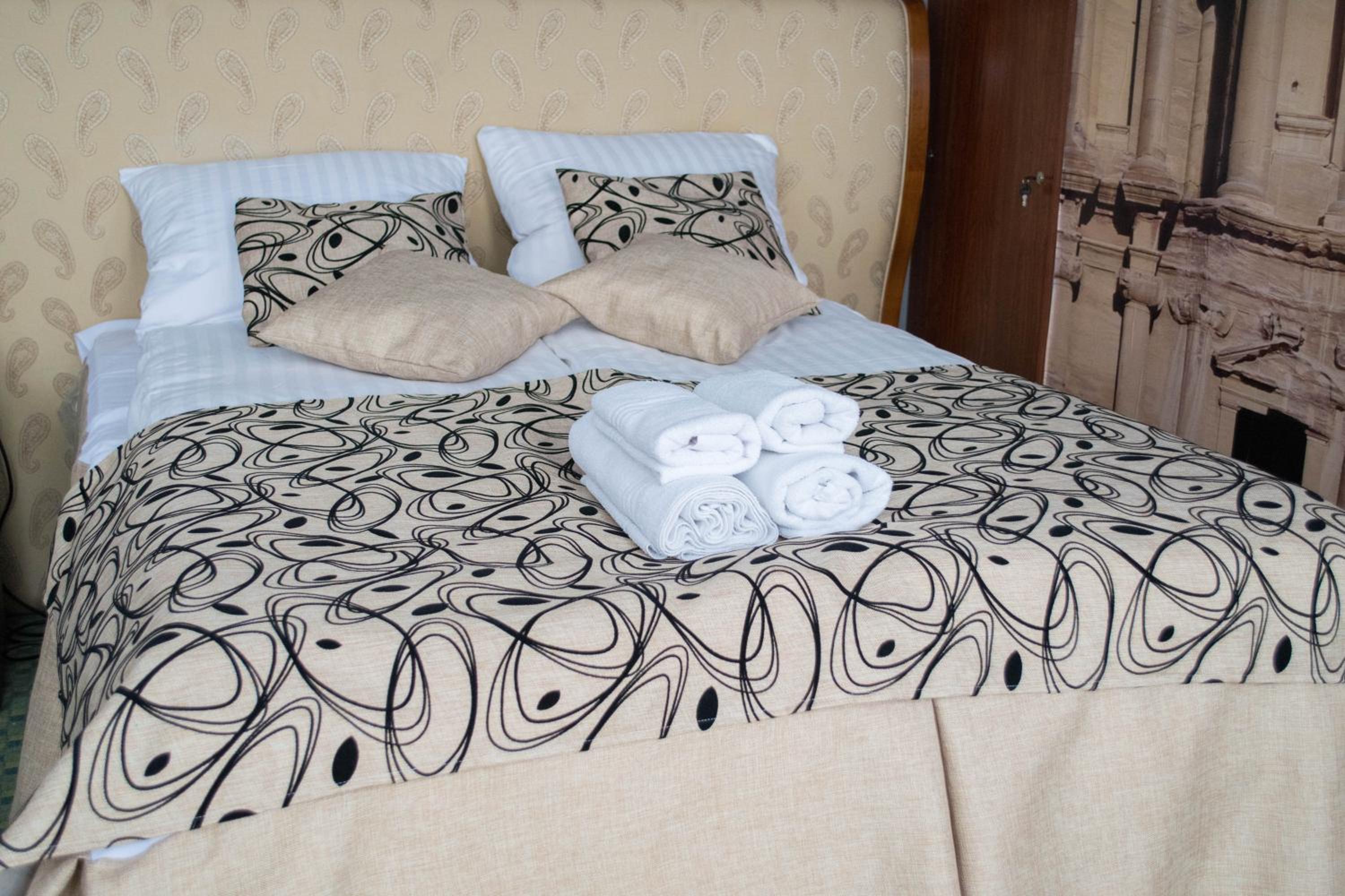 Superior Queen Room with Two Queen Beds photo 1
