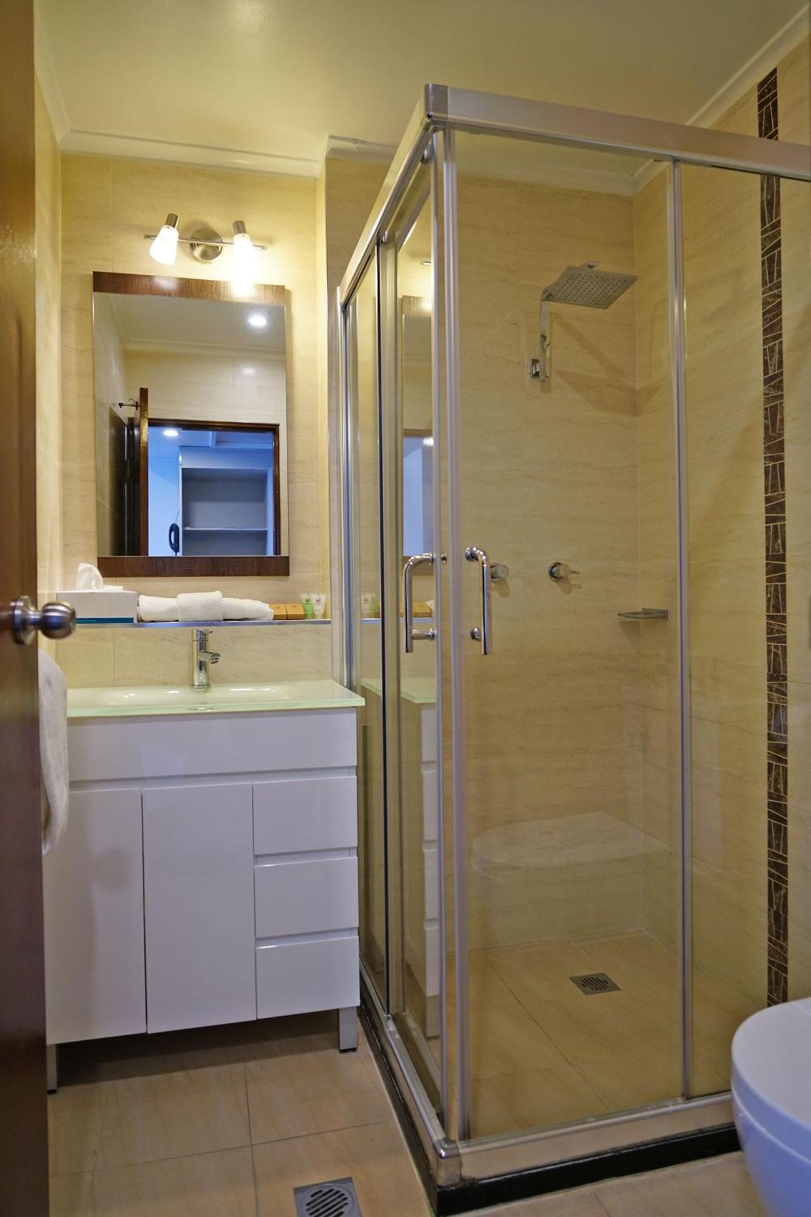 Executive Queen Room with Water View photo 2