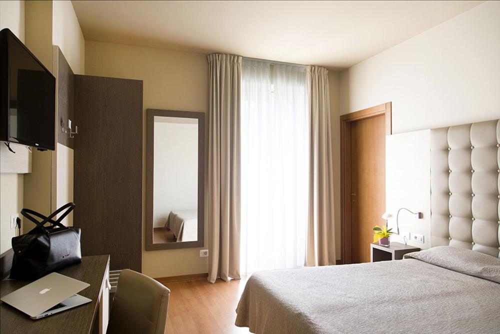 Double Room - Photo 4