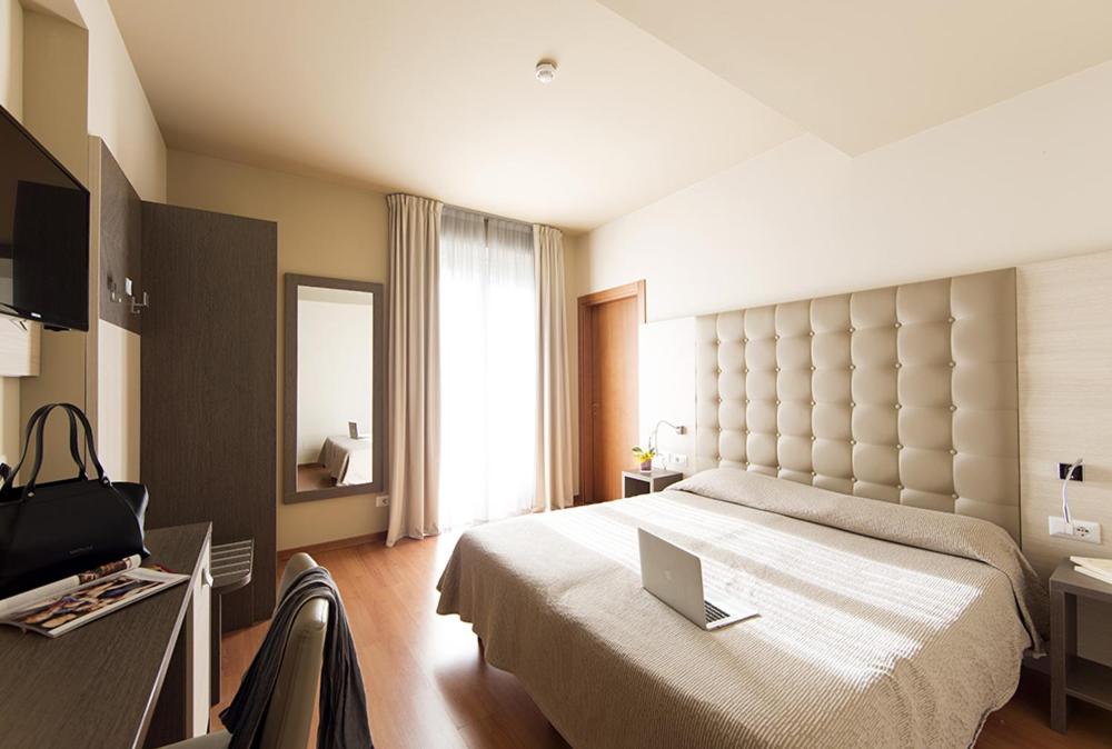 Double Room - Photo 2