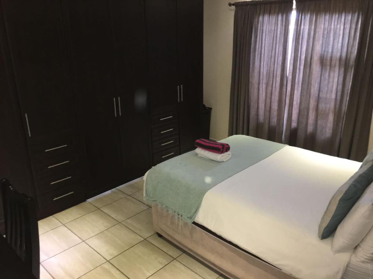 Three-Bedroom House photo 1