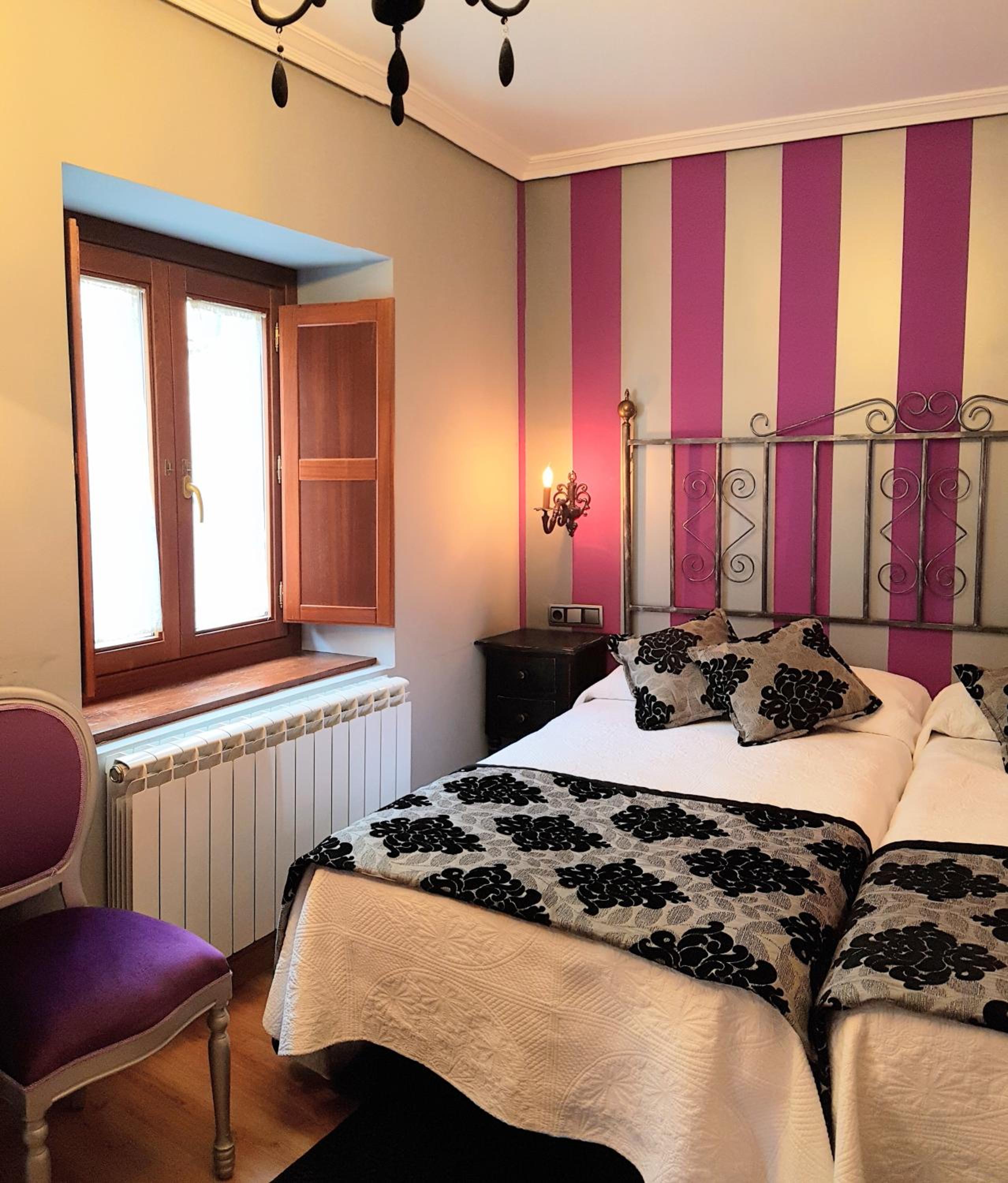 Triple Room with Private Bathroom and Balcony - Photo 26