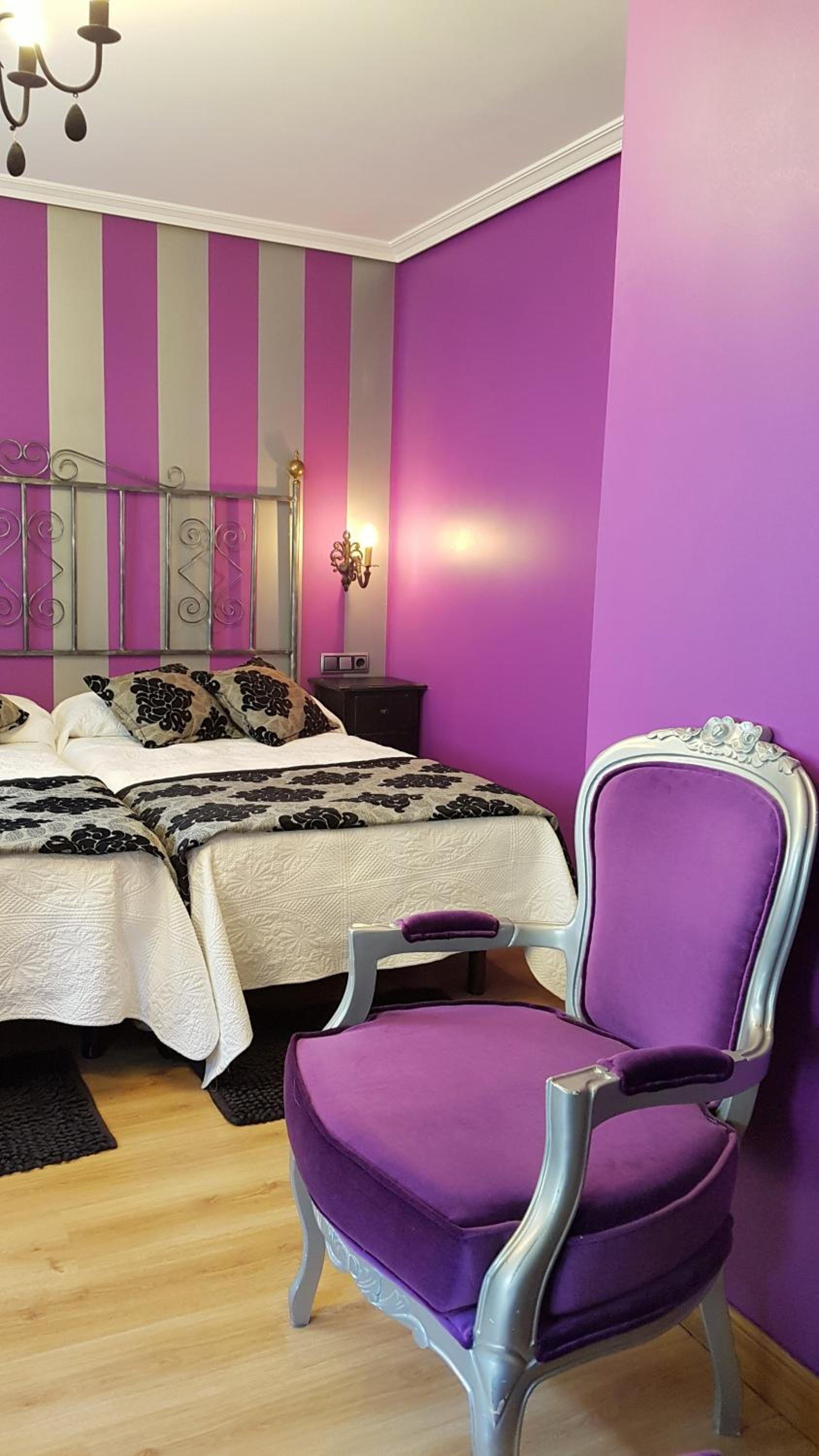Triple Room with Private Bathroom and Balcony - Photo 19