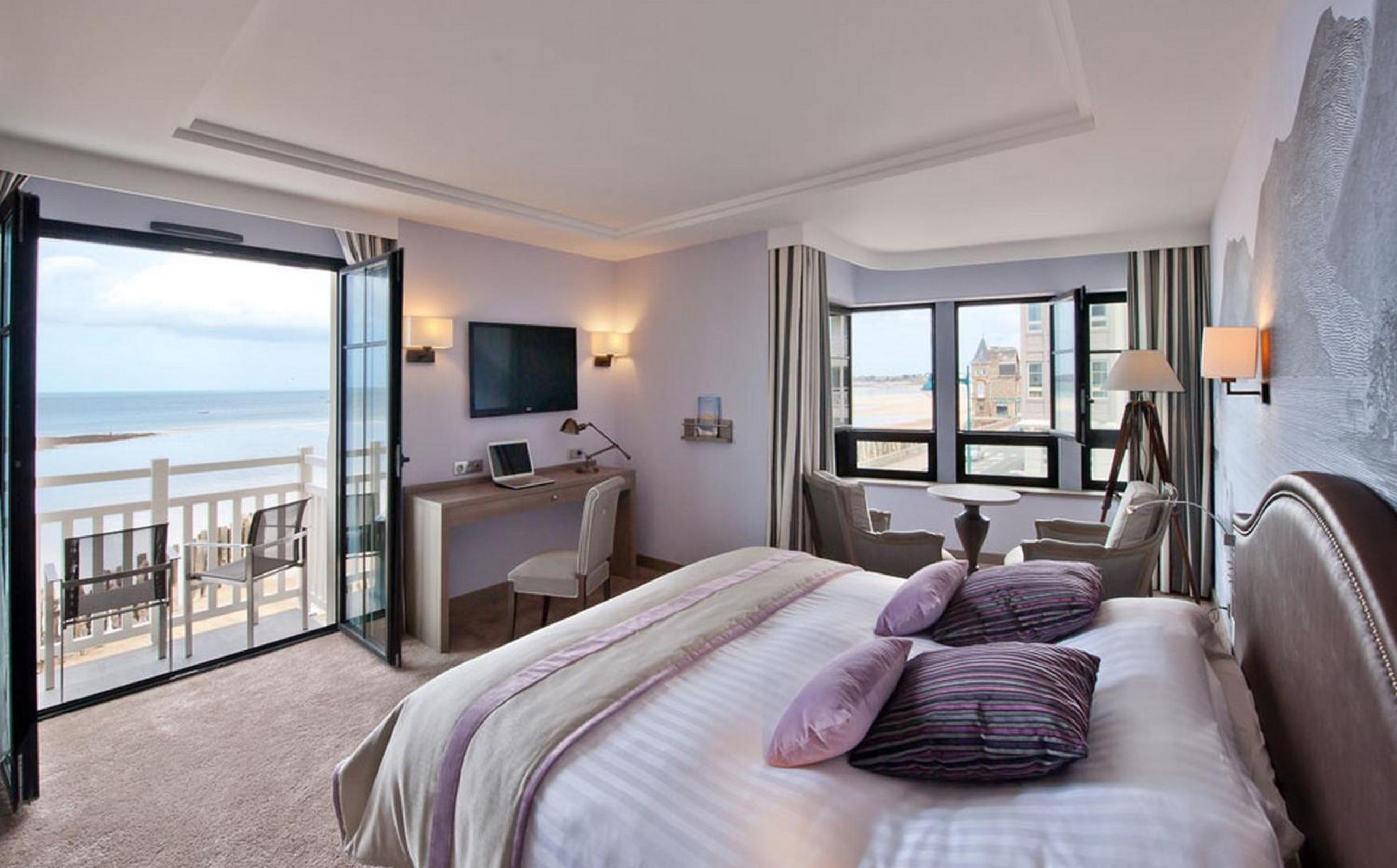 Premium Double or Twin Room with Sea View - Photo 1