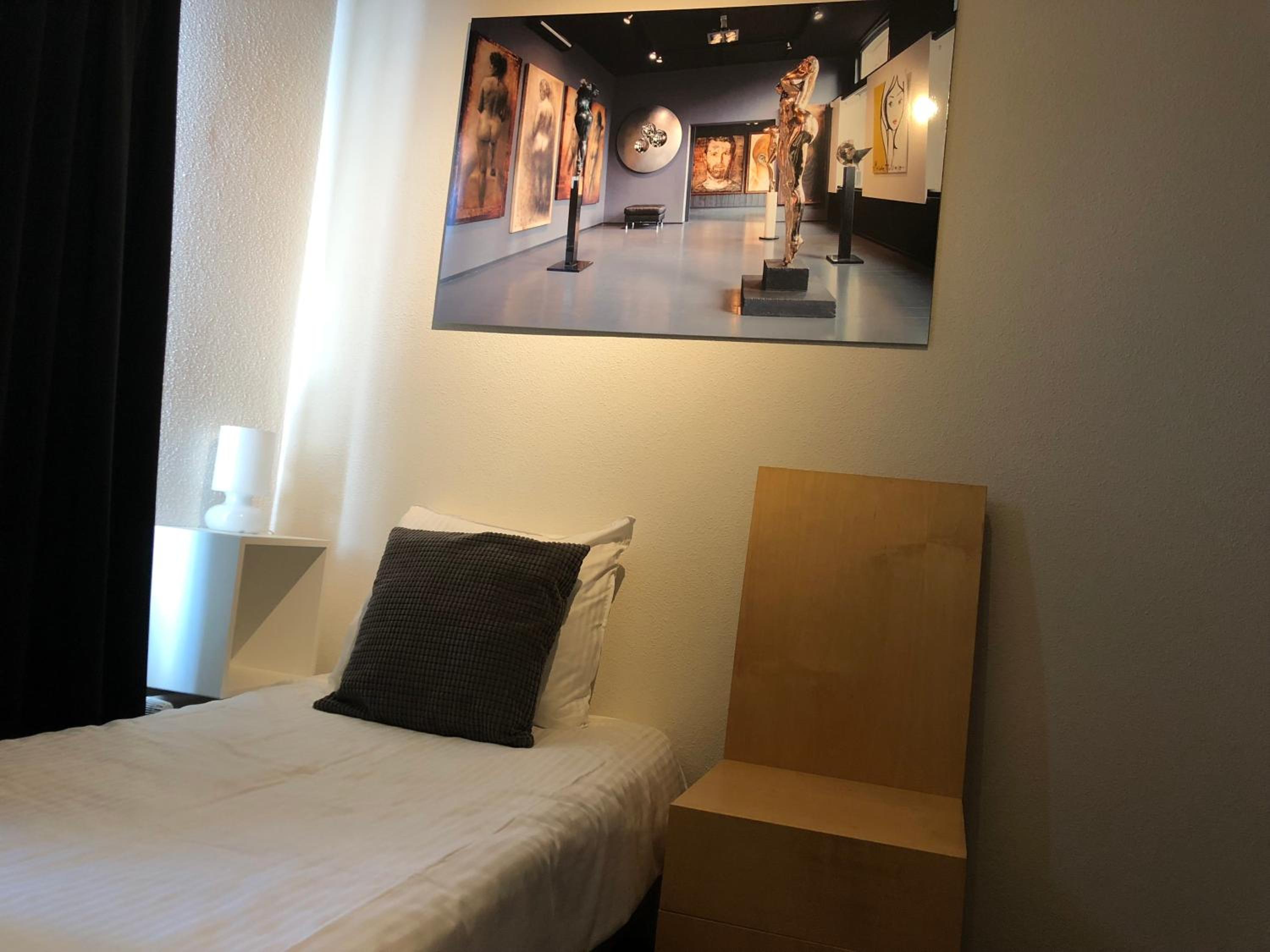 Single Room photo 2