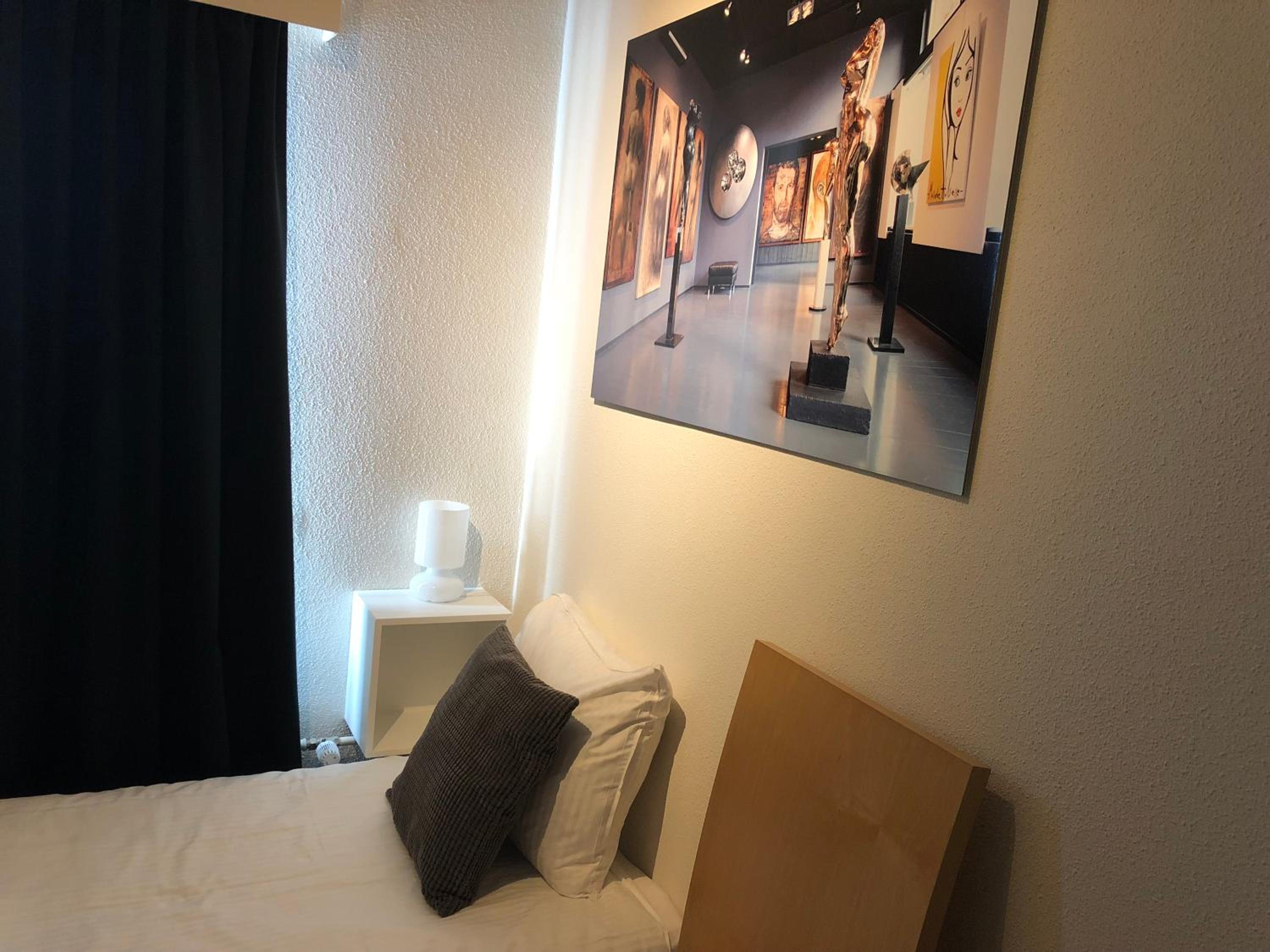 Single Room photo 3