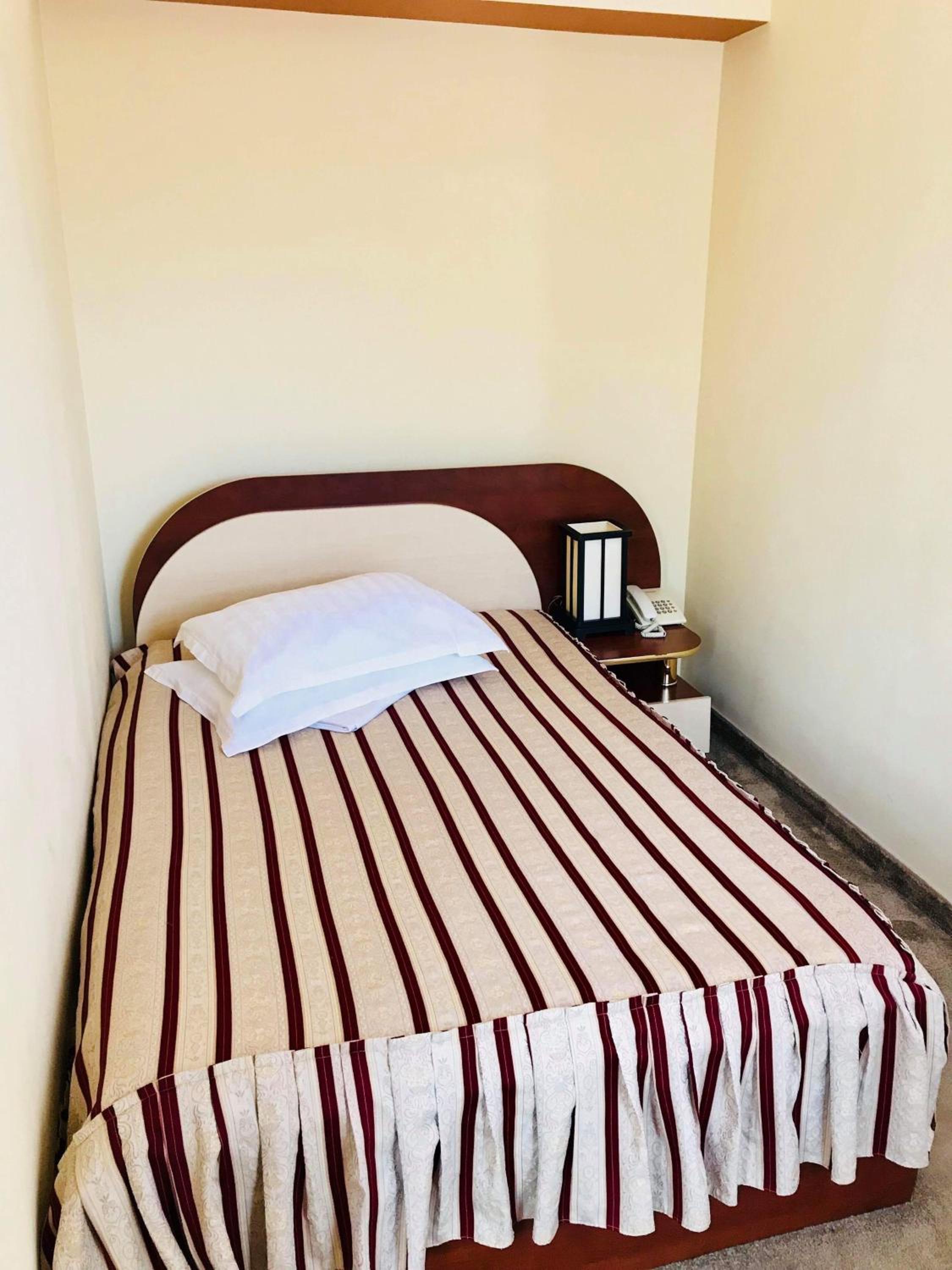 Single Room with Bathroom photo 1